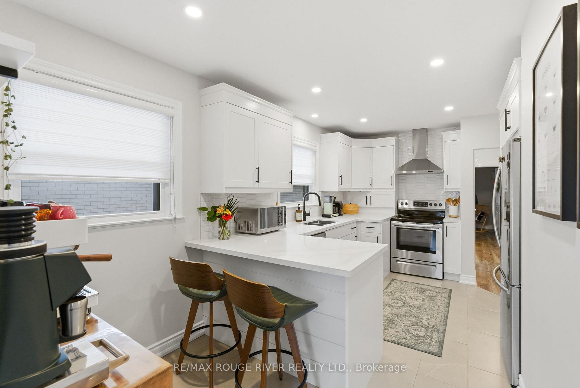 Photo 5 of 120 Bowman Avenue, Whitby, Blue Grass Meadows — HOMEH