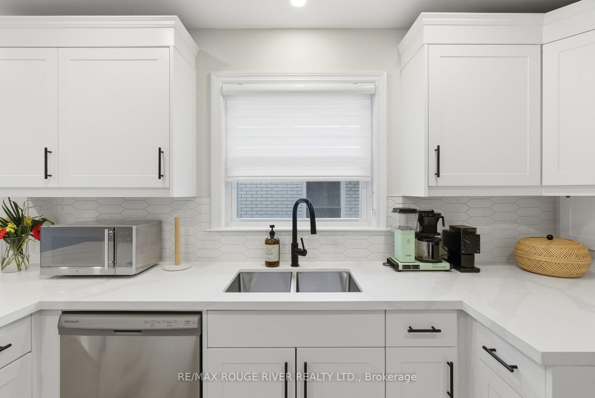 Photo 9 of 120 Bowman Avenue, Whitby, Blue Grass Meadows — HOMEH