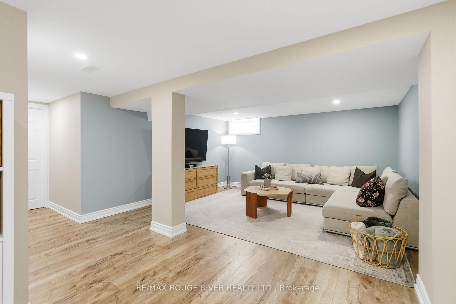 Photo 56 of 120 Bowman Avenue, Whitby, Blue Grass Meadows — HOMEH