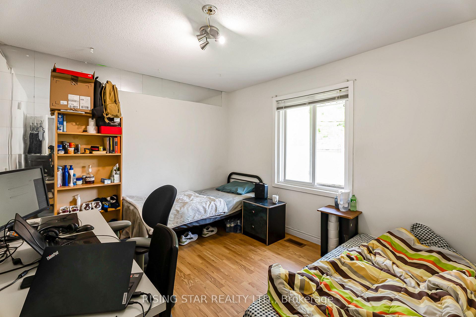 Photo 12 of 147 University Avenue E, Waterloo, Lincoln Heights — HOMEH