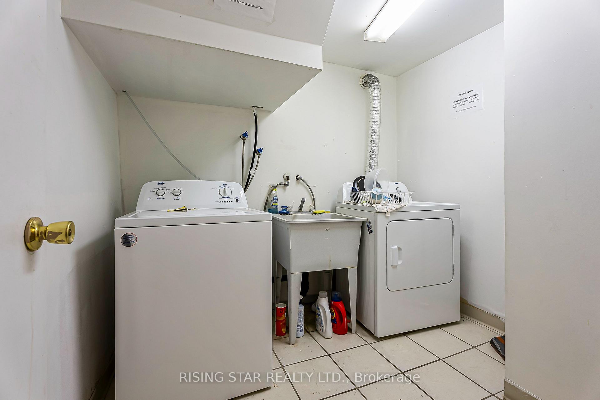 Photo 16 of 147 University Avenue E, Waterloo, Lincoln Heights — HOMEH