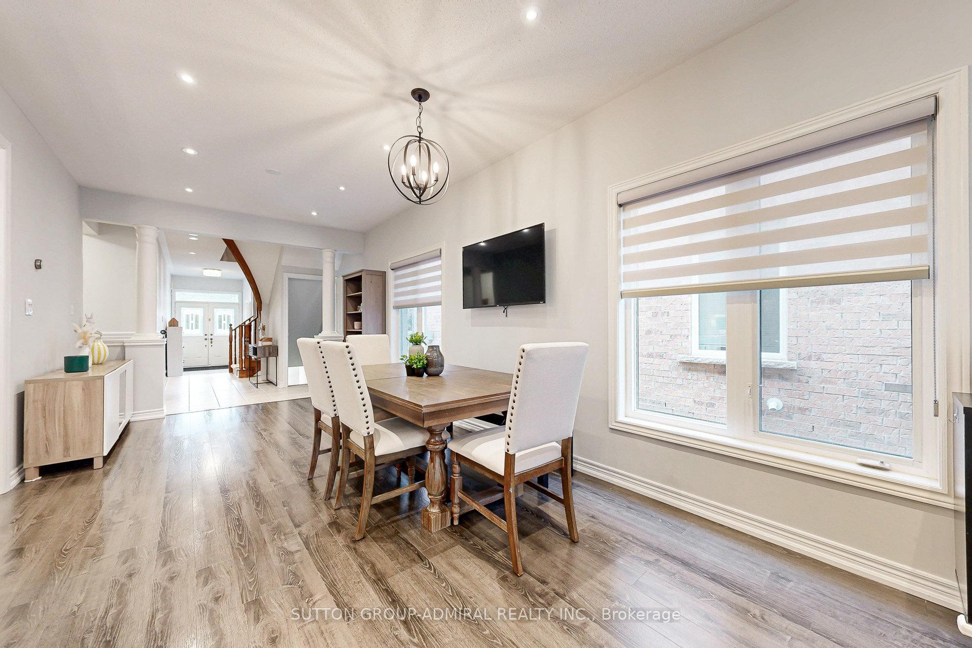 Photo 9 of 86 Autumn Hill Boulevard, Vaughan, Patterson — HOMEH