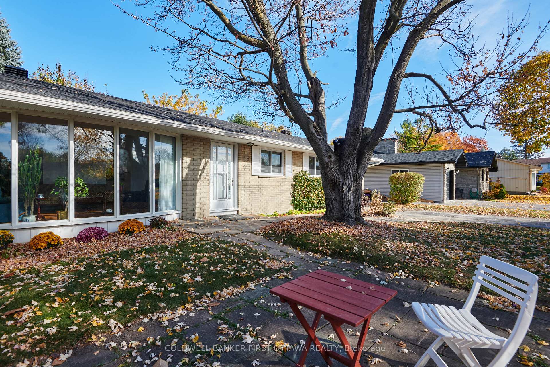 Photo 2 of 43 Harwick Crescent, Ottawa, Lynwood Village — HOMEH