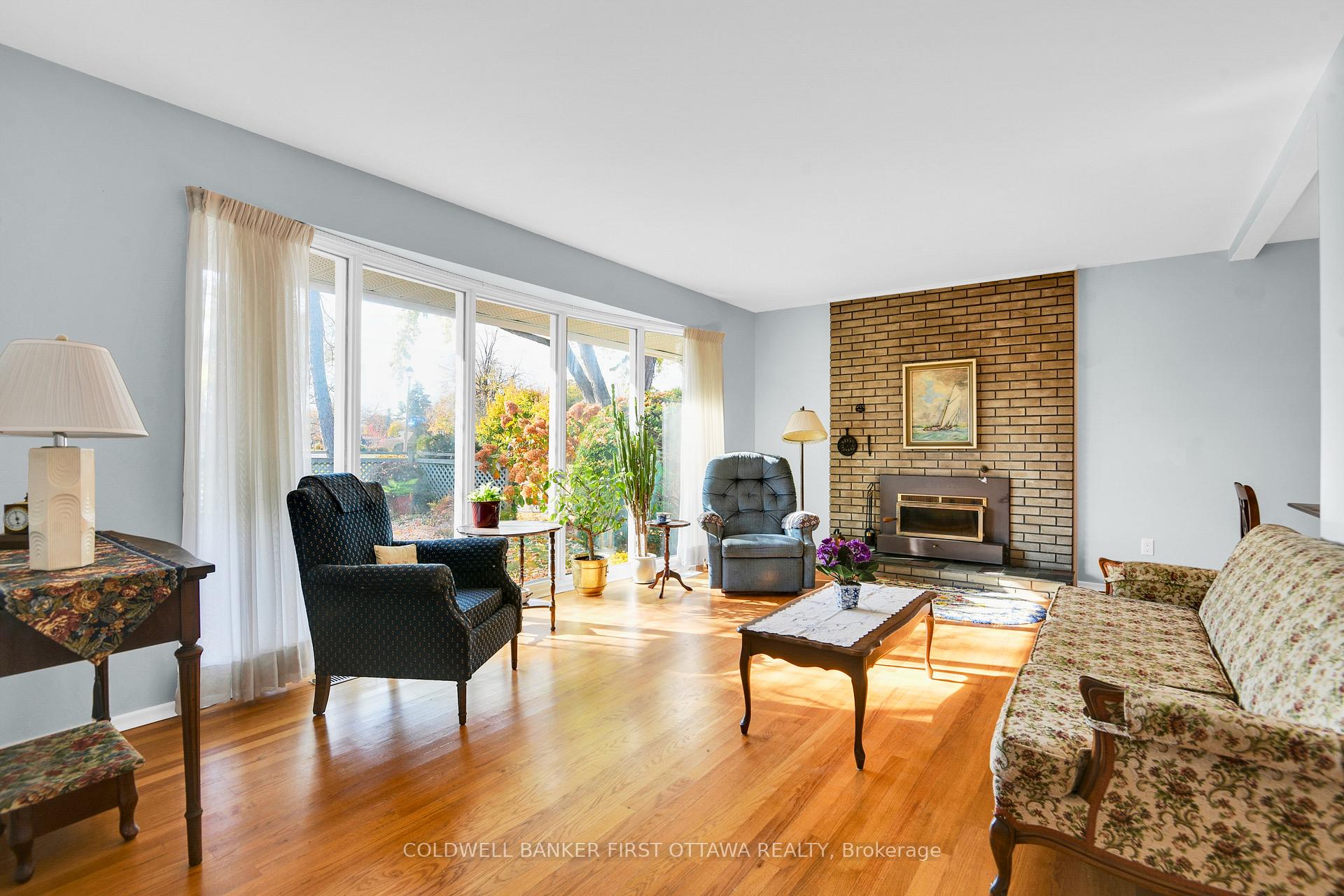 Photo 4 of 43 Harwick Crescent, Ottawa, Lynwood Village — HOMEH