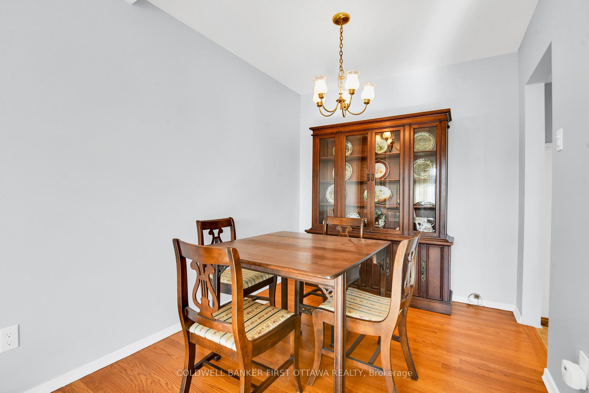 Photo 6 of 43 Harwick Crescent, Ottawa, Lynwood Village — HOMEH