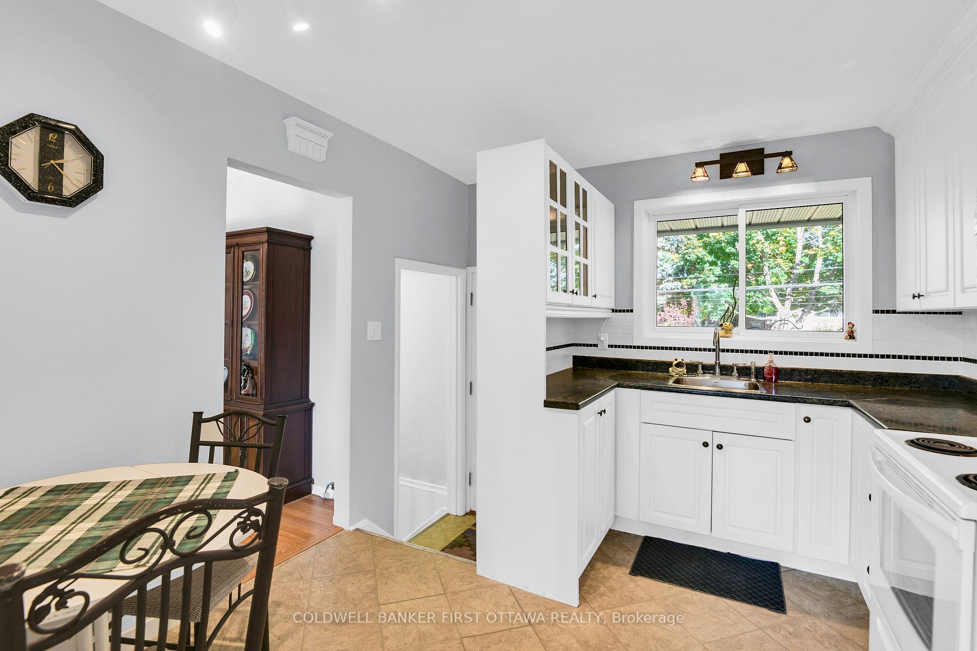 Photo 9 of 43 Harwick Crescent, Ottawa, Lynwood Village — HOMEH
