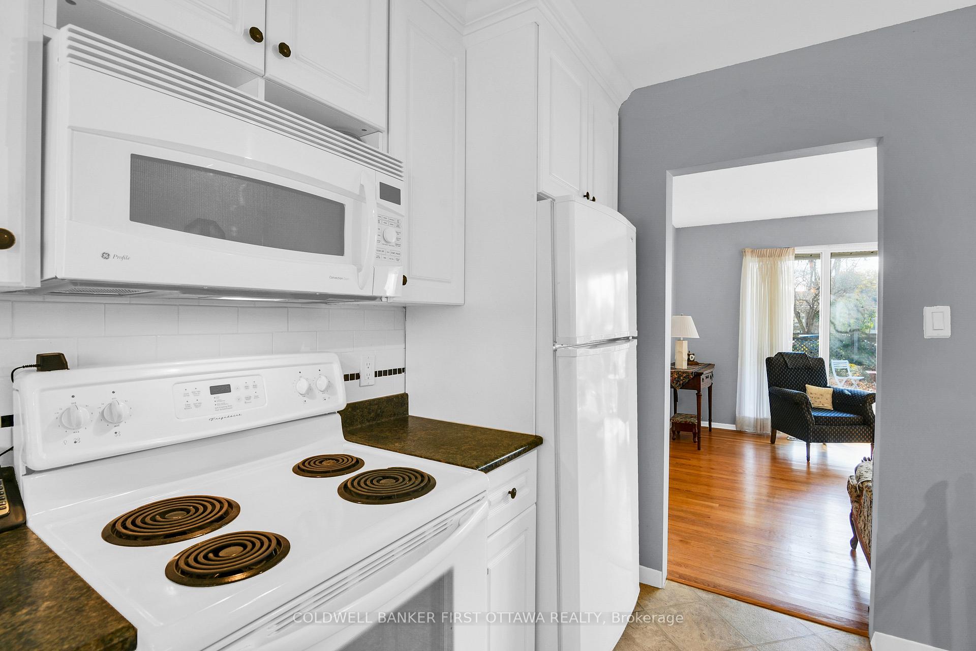 Photo 10 of 43 Harwick Crescent, Ottawa, Lynwood Village — HOMEH