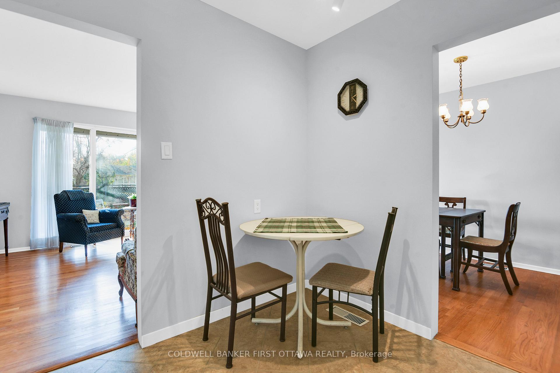 Photo 12 of 43 Harwick Crescent, Ottawa, Lynwood Village — HOMEH