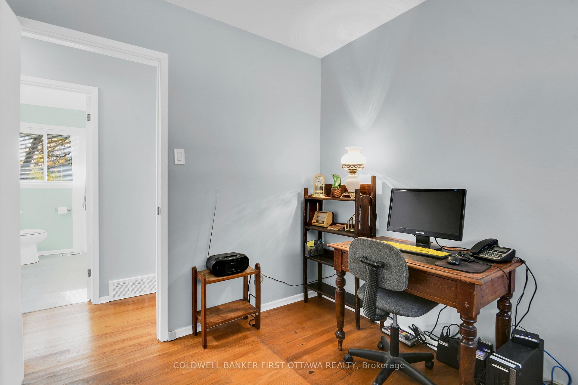 Photo 19 of 43 Harwick Crescent, Ottawa, Lynwood Village — HOMEH