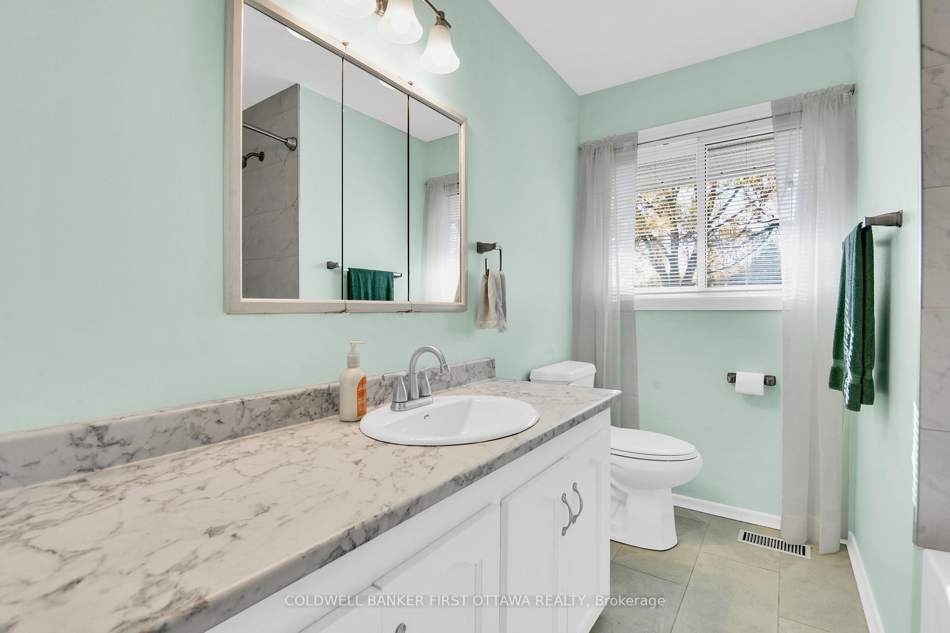 Photo 20 of 43 Harwick Crescent, Ottawa, Lynwood Village — HOMEH
