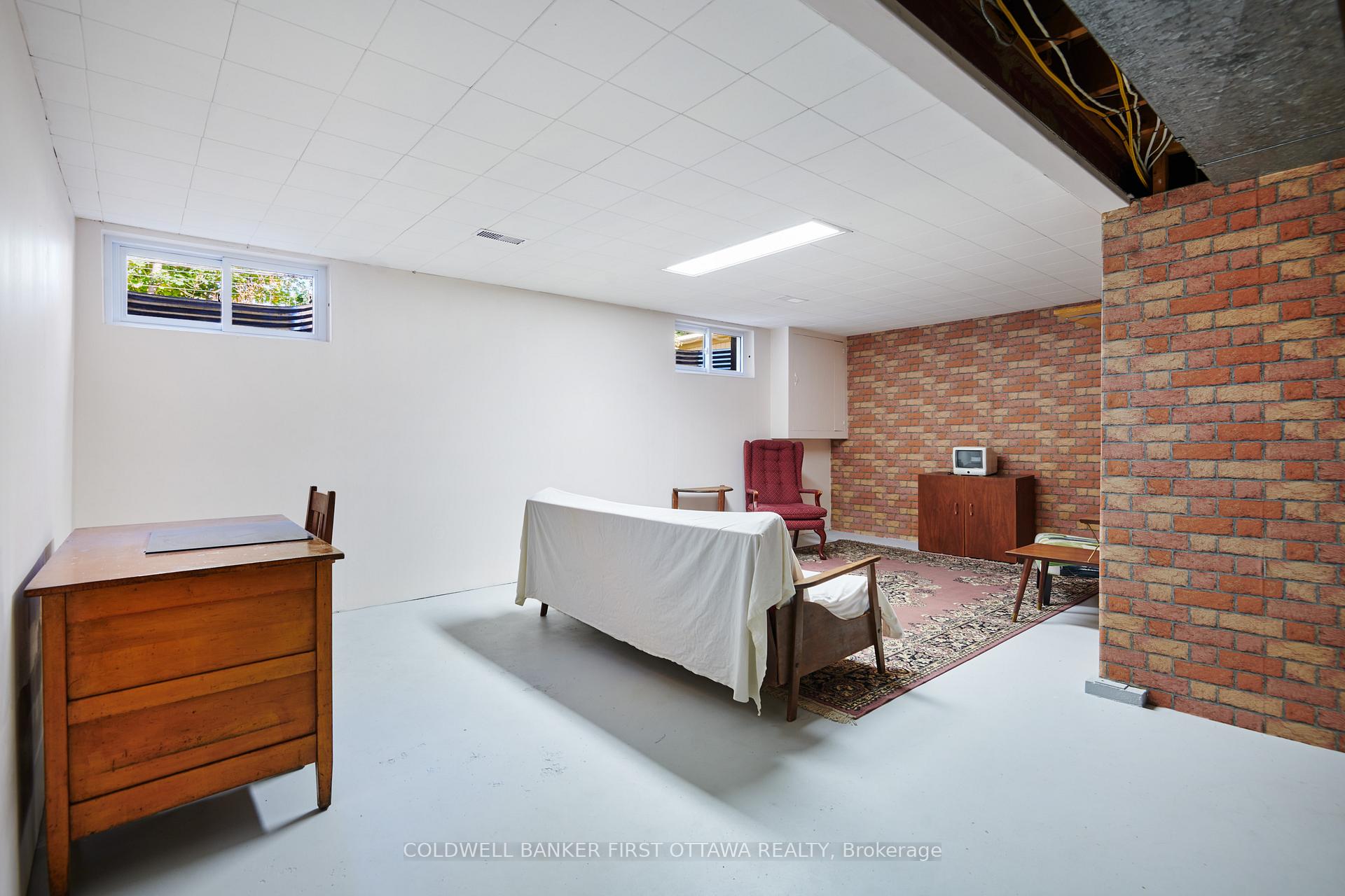 Photo 23 of 43 Harwick Crescent, Ottawa, Lynwood Village — HOMEH