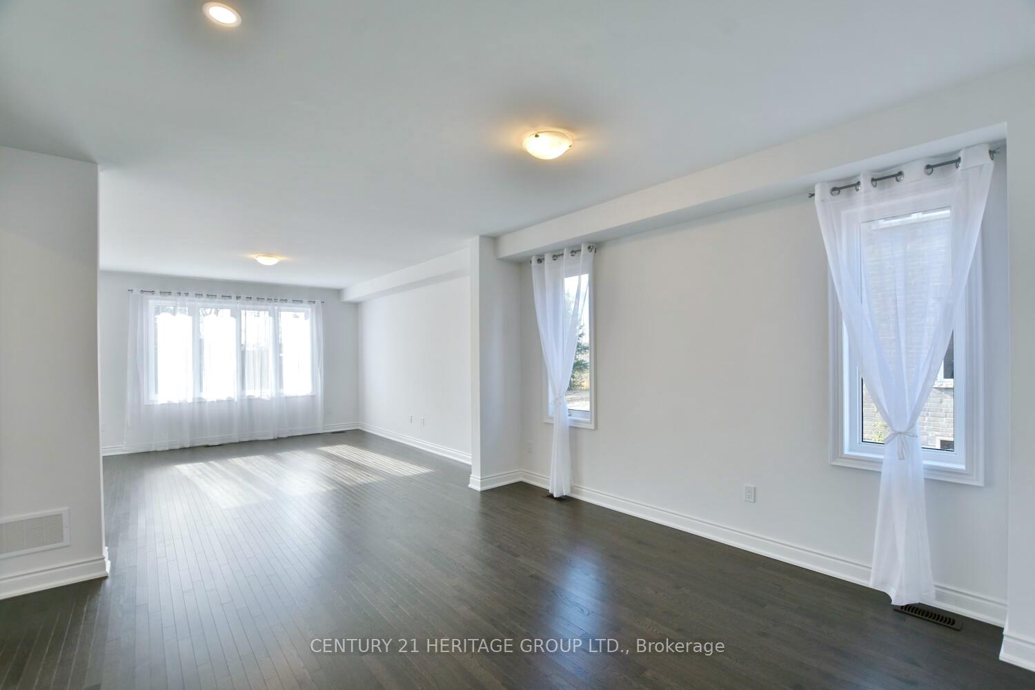Photo 6 of 60 Amber Drive, Wasaga Beach — HOMEH