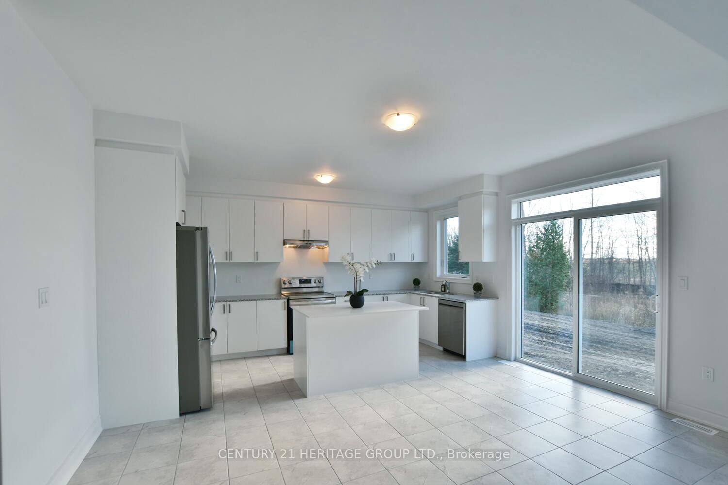 Photo 12 of 60 Amber Drive, Wasaga Beach — HOMEH
