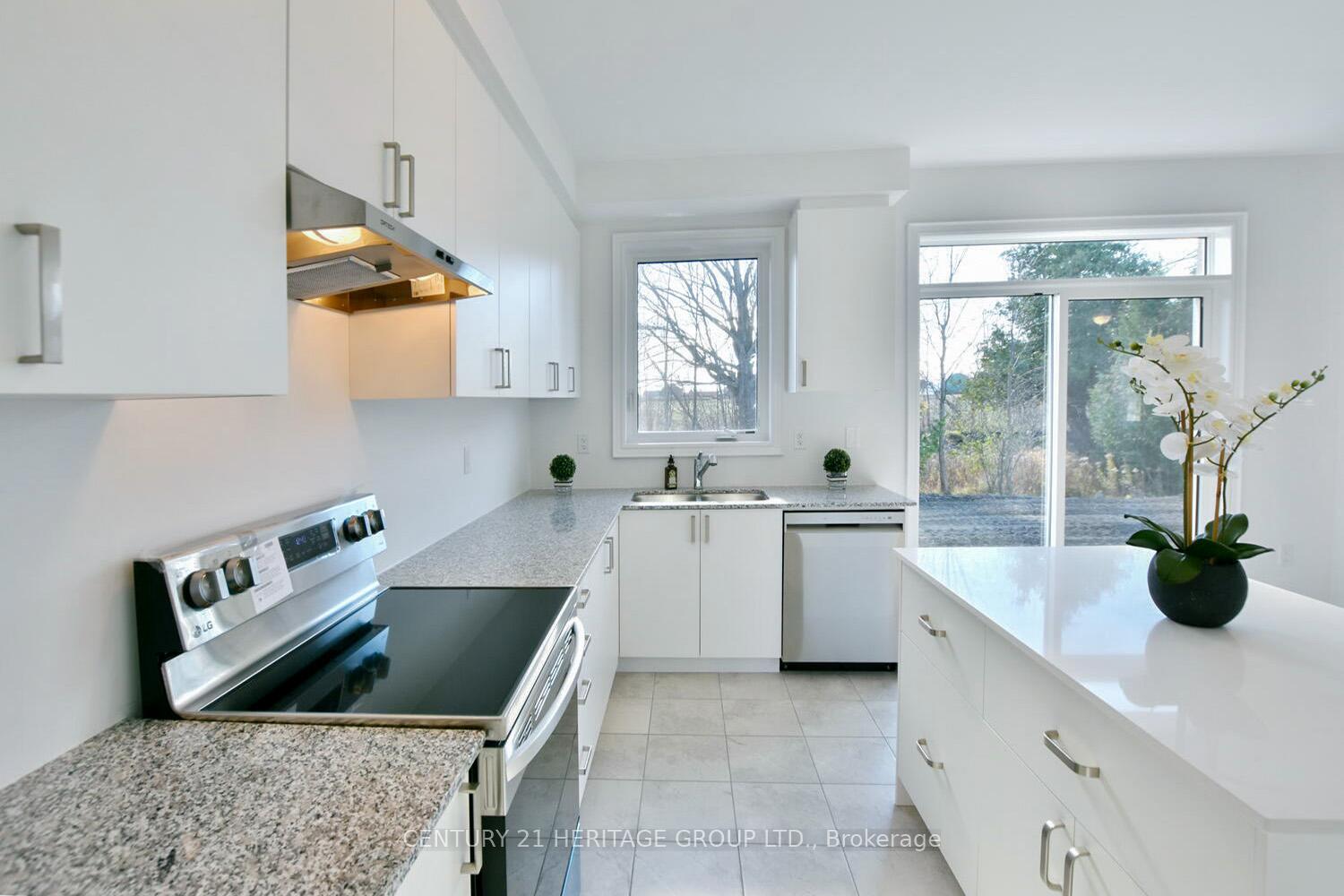 Photo 15 of 60 Amber Drive, Wasaga Beach — HOMEH