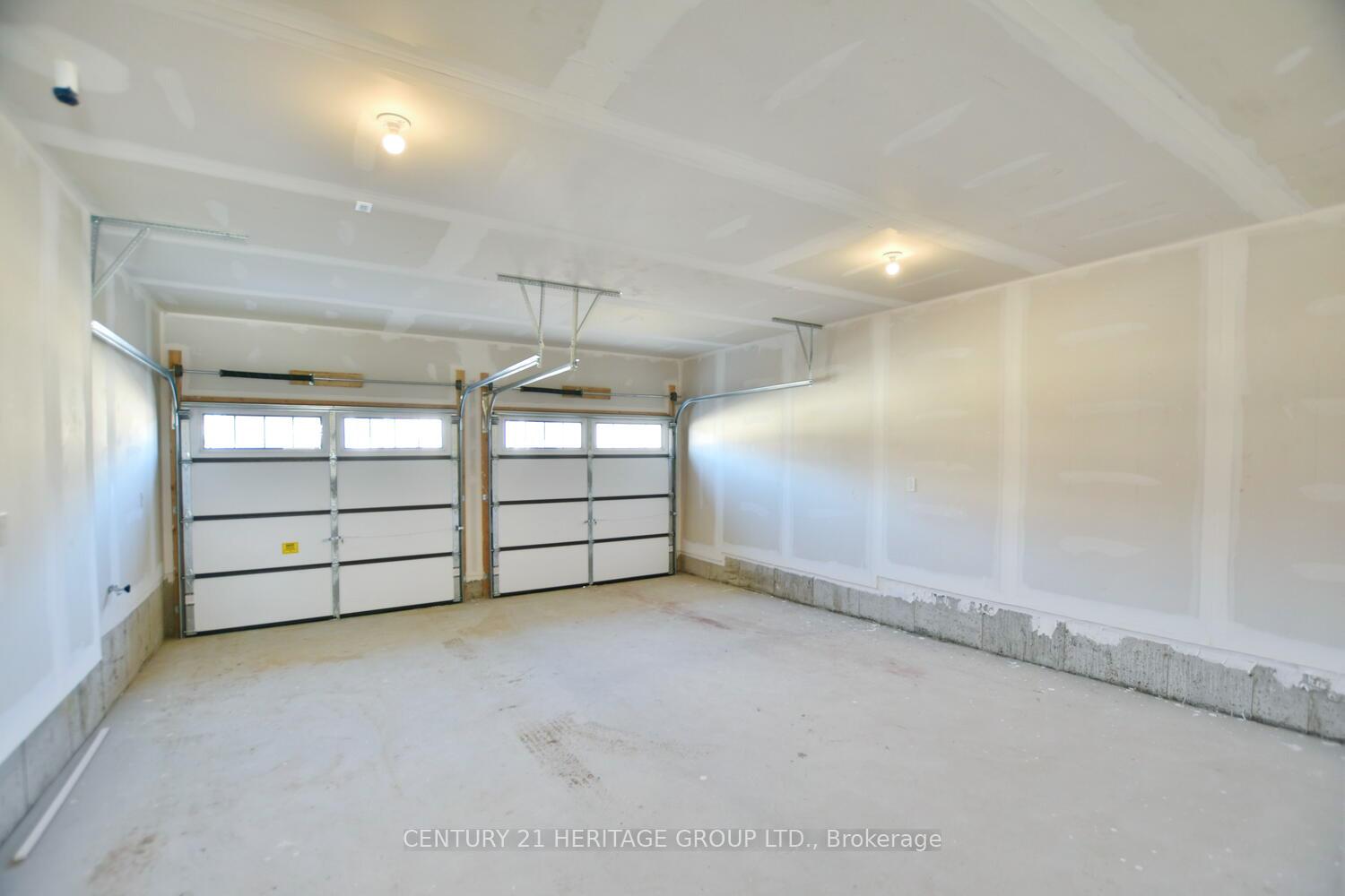 Photo 37 of 60 Amber Drive, Wasaga Beach — HOMEH
