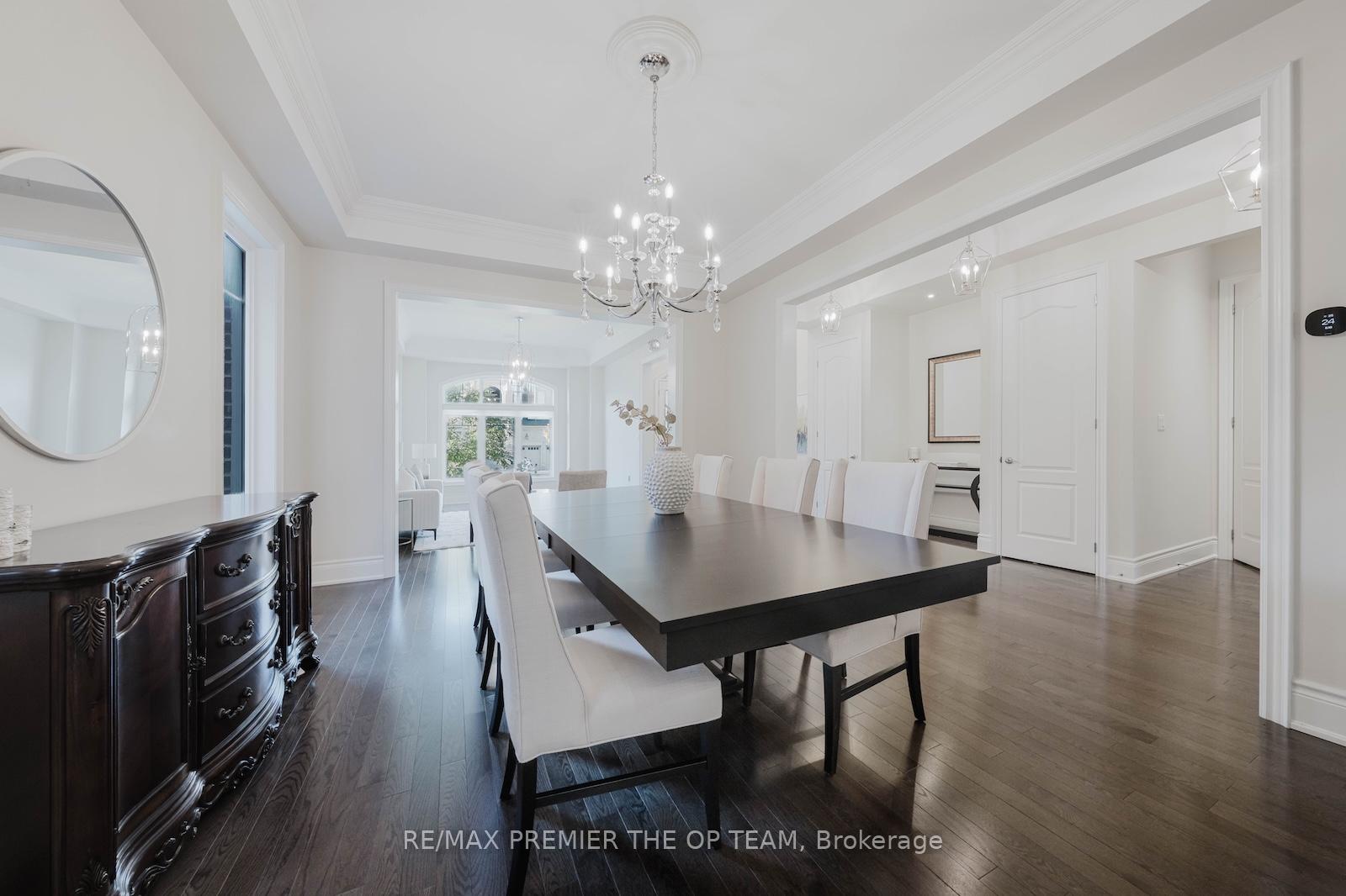 Photo 5 of 70 Torgan Trail, Vaughan, Kleinburg — HOMEH