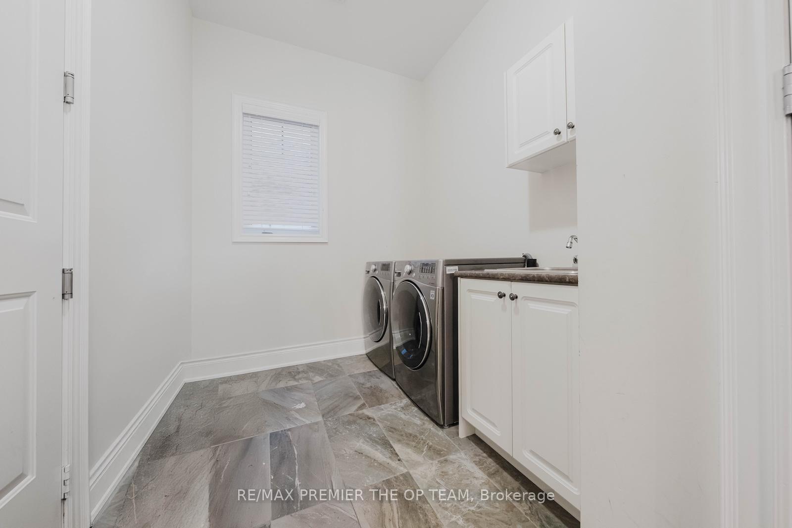 Photo 9 of 70 Torgan Trail, Vaughan, Kleinburg — HOMEH