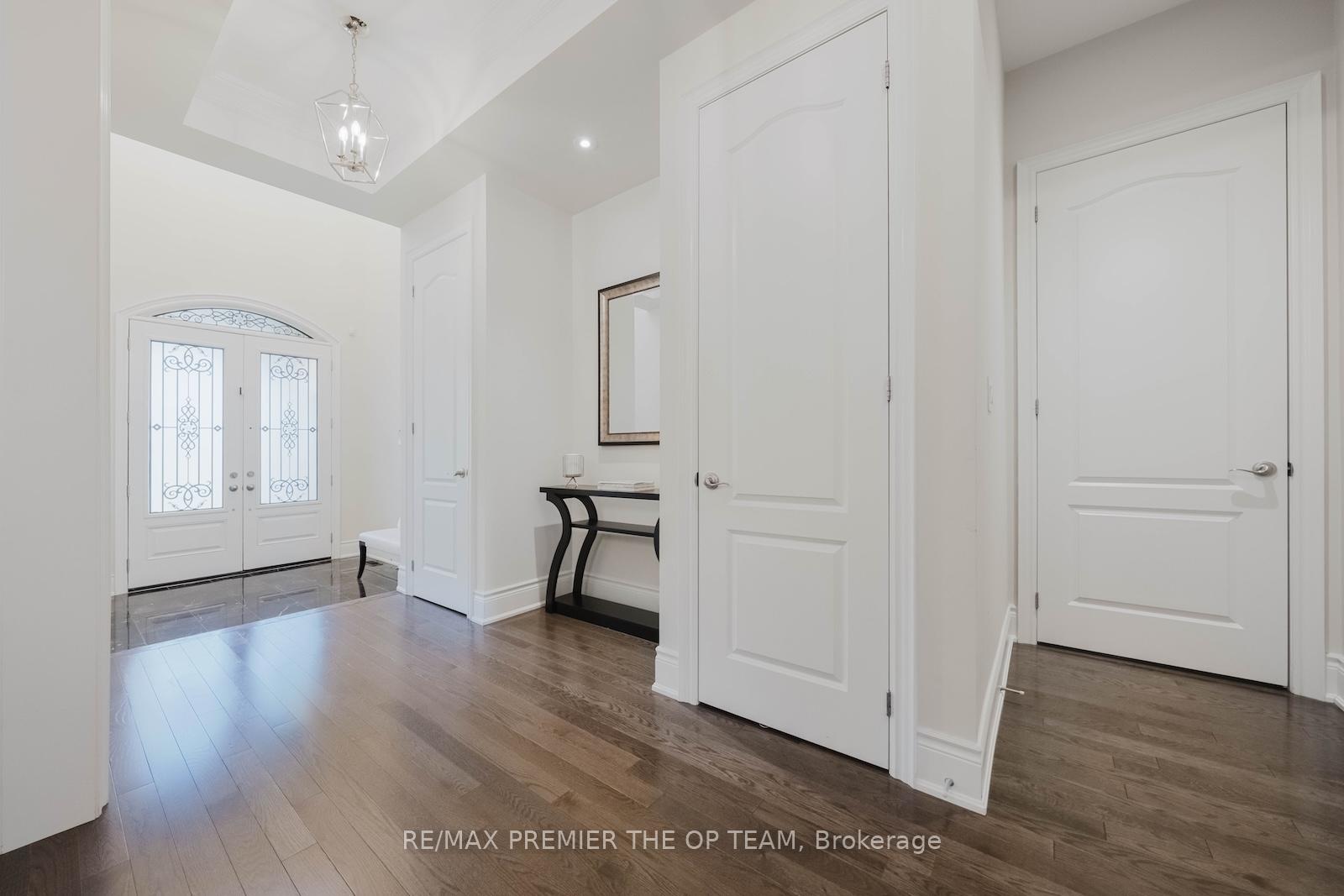 Photo 10 of 70 Torgan Trail, Vaughan, Kleinburg — HOMEH