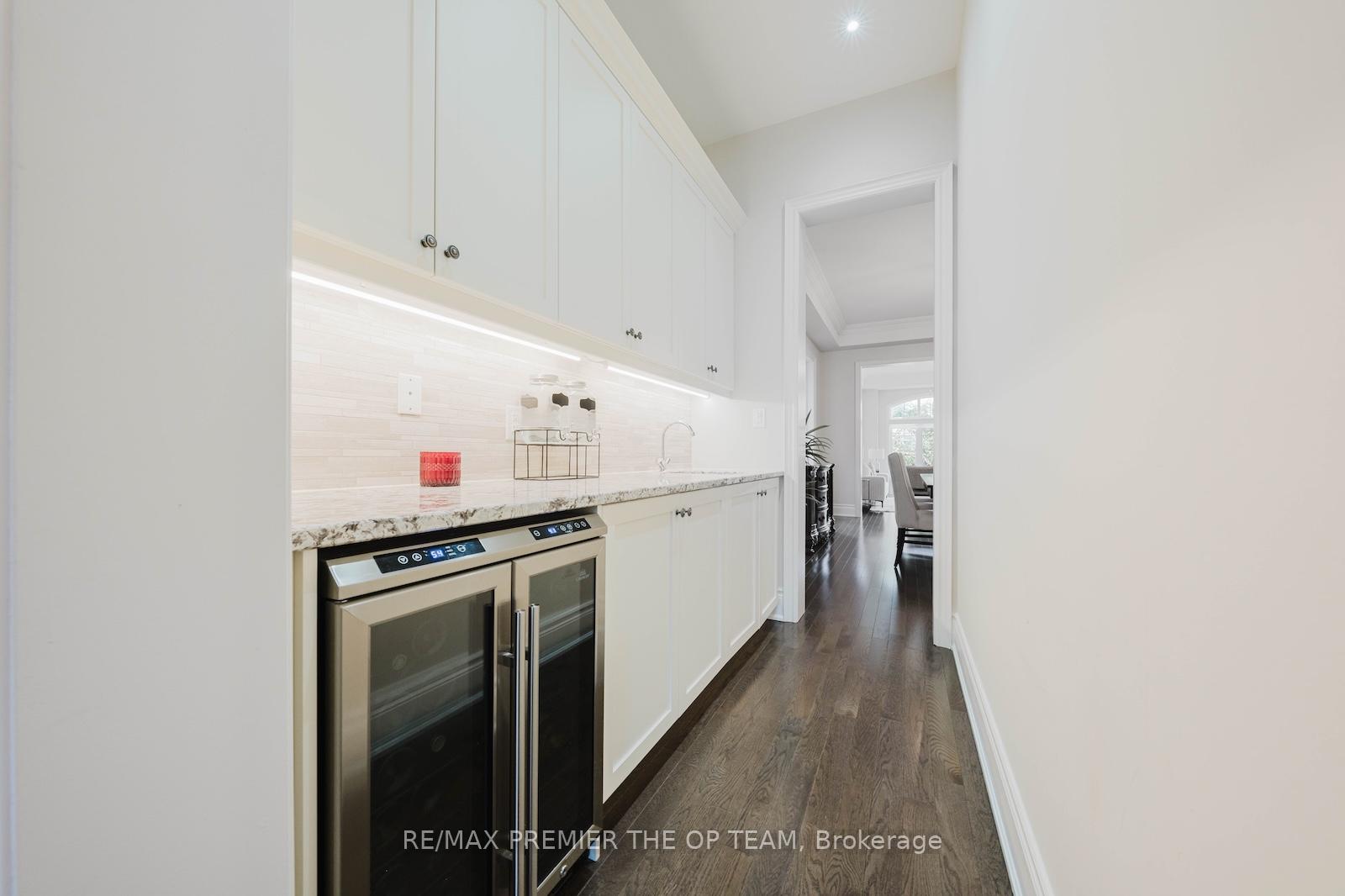 Photo 11 of 70 Torgan Trail, Vaughan, Kleinburg — HOMEH