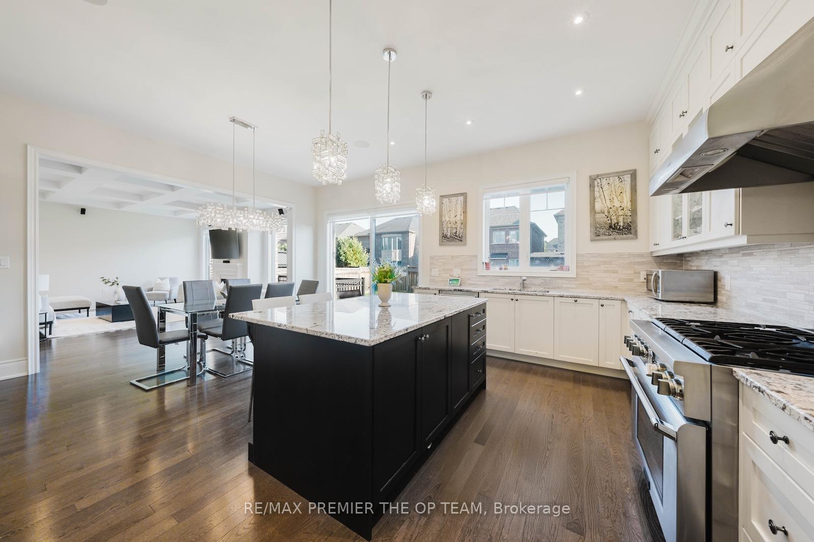 Photo 12 of 70 Torgan Trail, Vaughan, Kleinburg — HOMEH