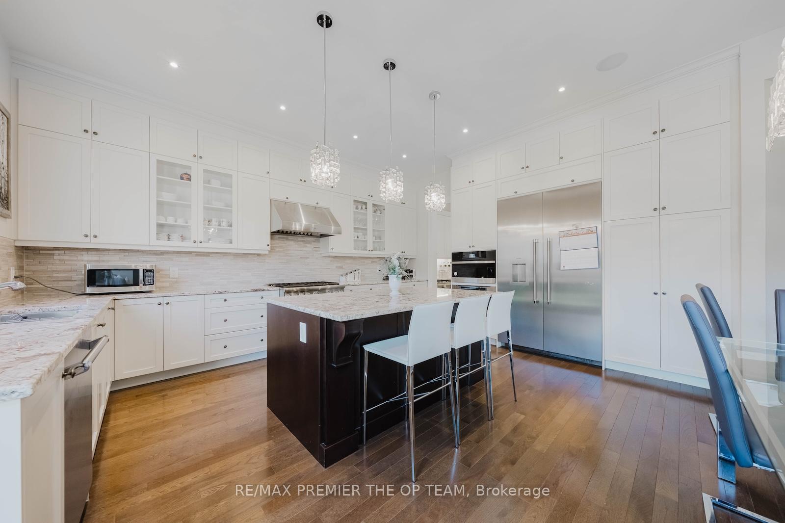 Photo 15 of 70 Torgan Trail, Vaughan, Kleinburg — HOMEH