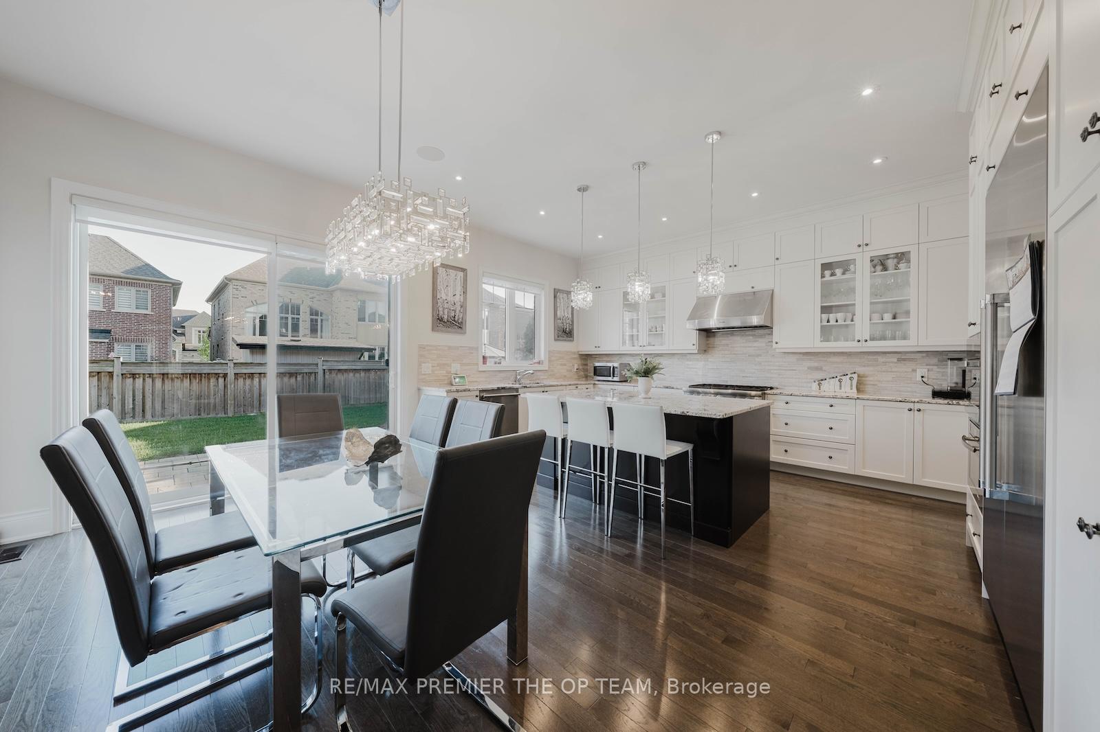 Photo 16 of 70 Torgan Trail, Vaughan, Kleinburg — HOMEH
