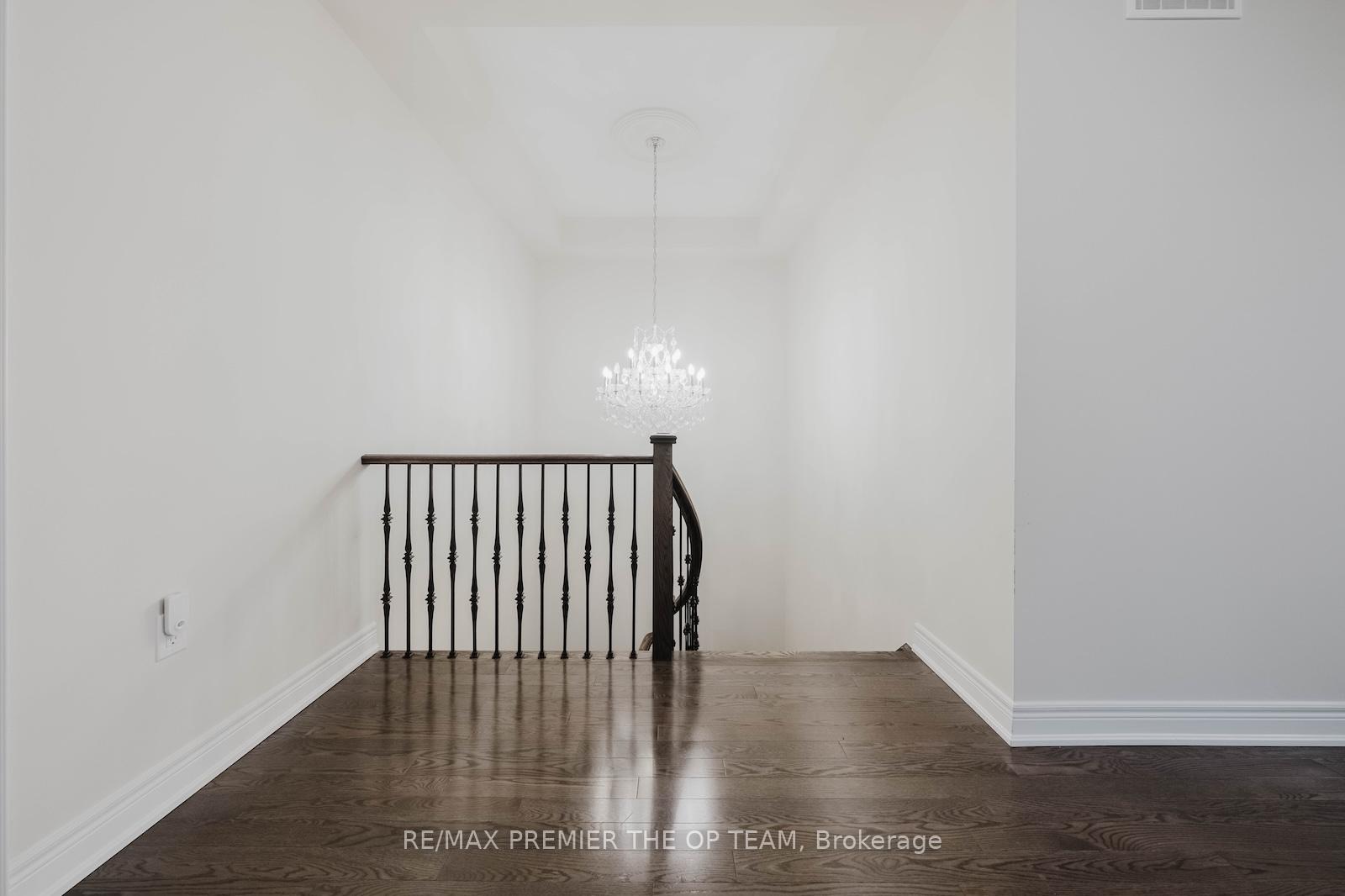 Photo 27 of 70 Torgan Trail, Vaughan, Kleinburg — HOMEH
