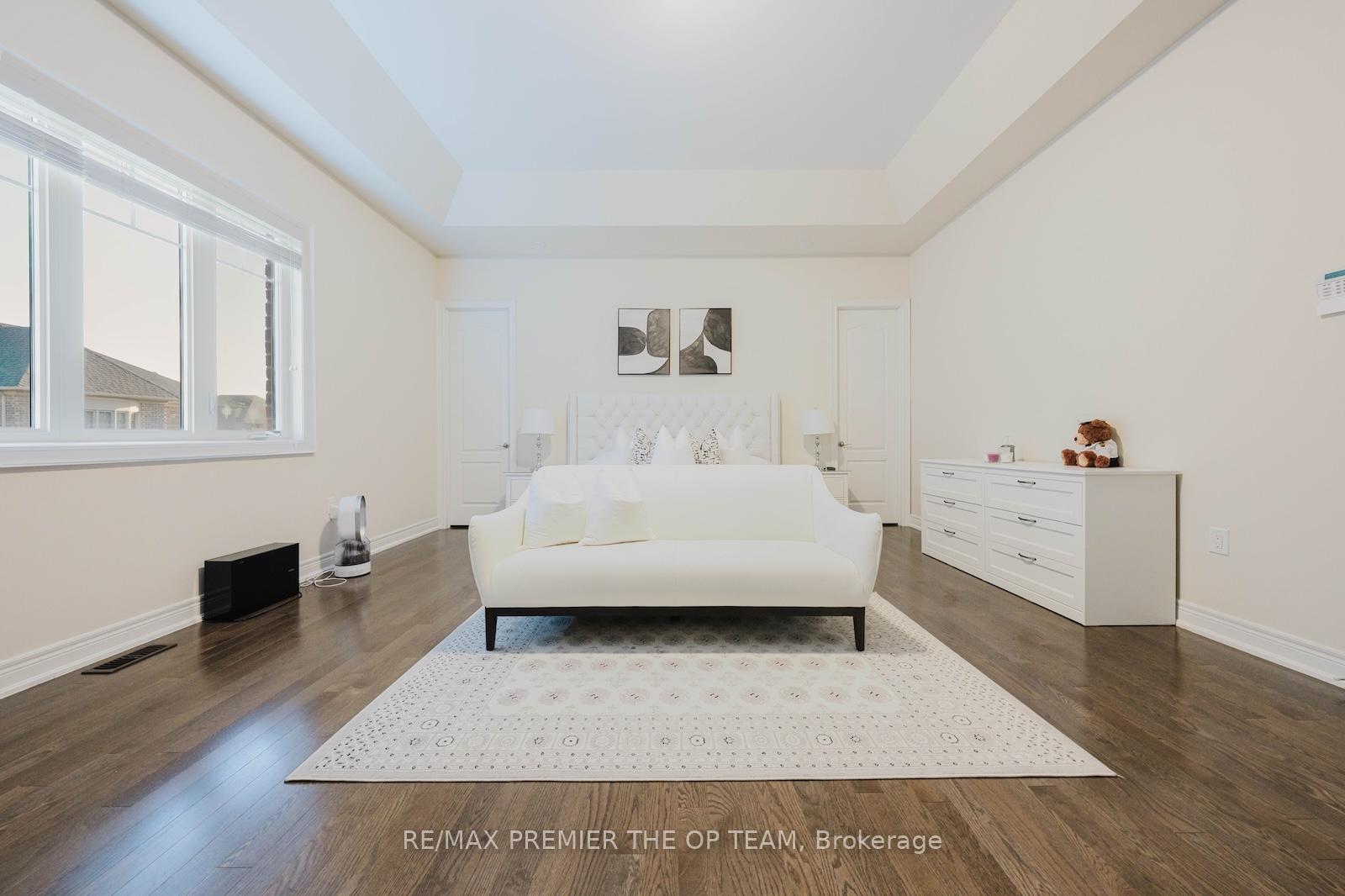 Photo 28 of 70 Torgan Trail, Vaughan, Kleinburg — HOMEH