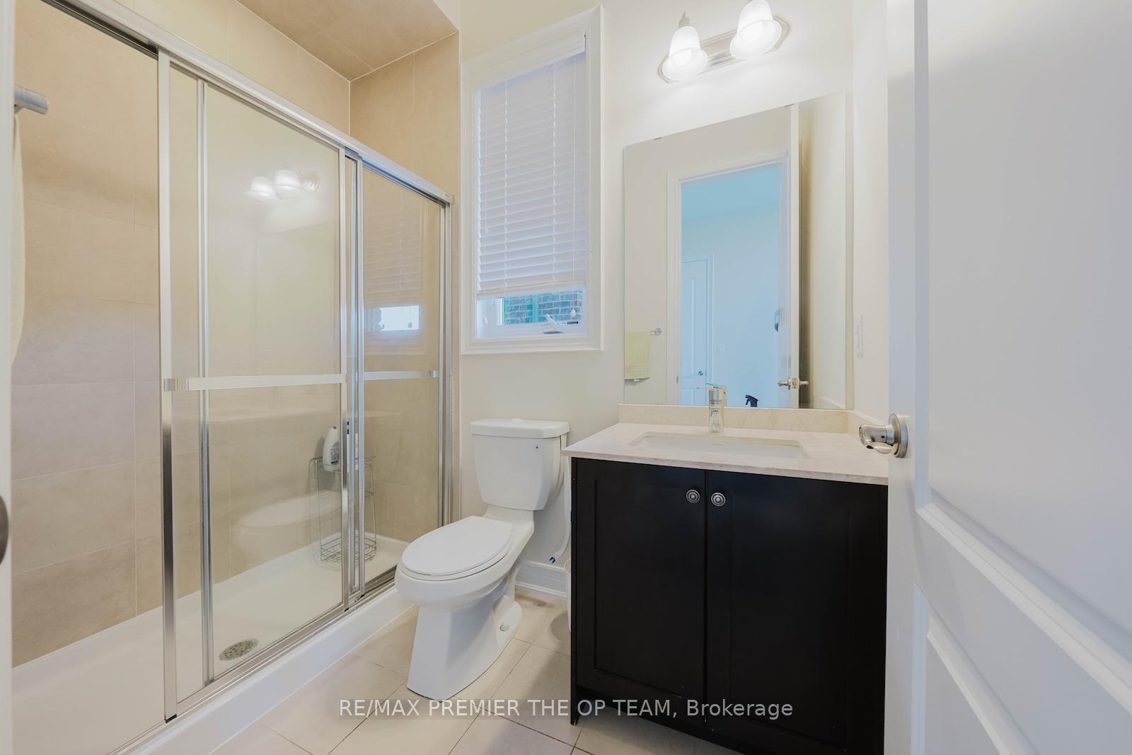 Photo 41 of 70 Torgan Trail, Vaughan, Kleinburg — HOMEH