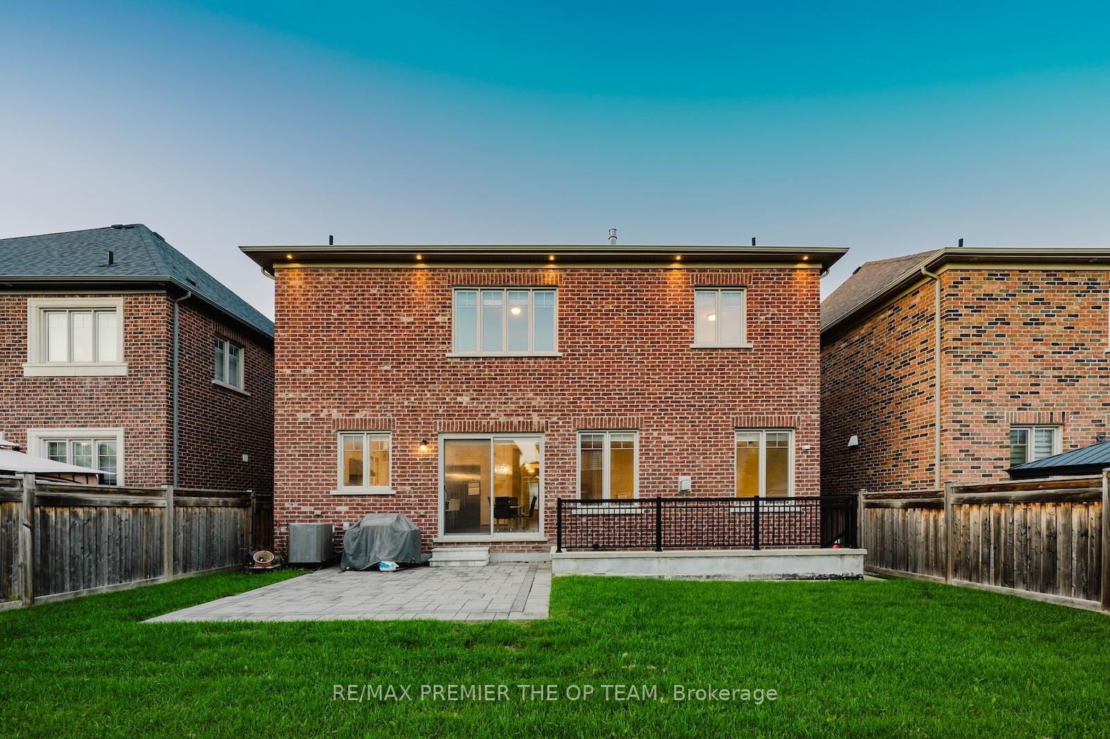 Photo 42 of 70 Torgan Trail, Vaughan, Kleinburg — HOMEH