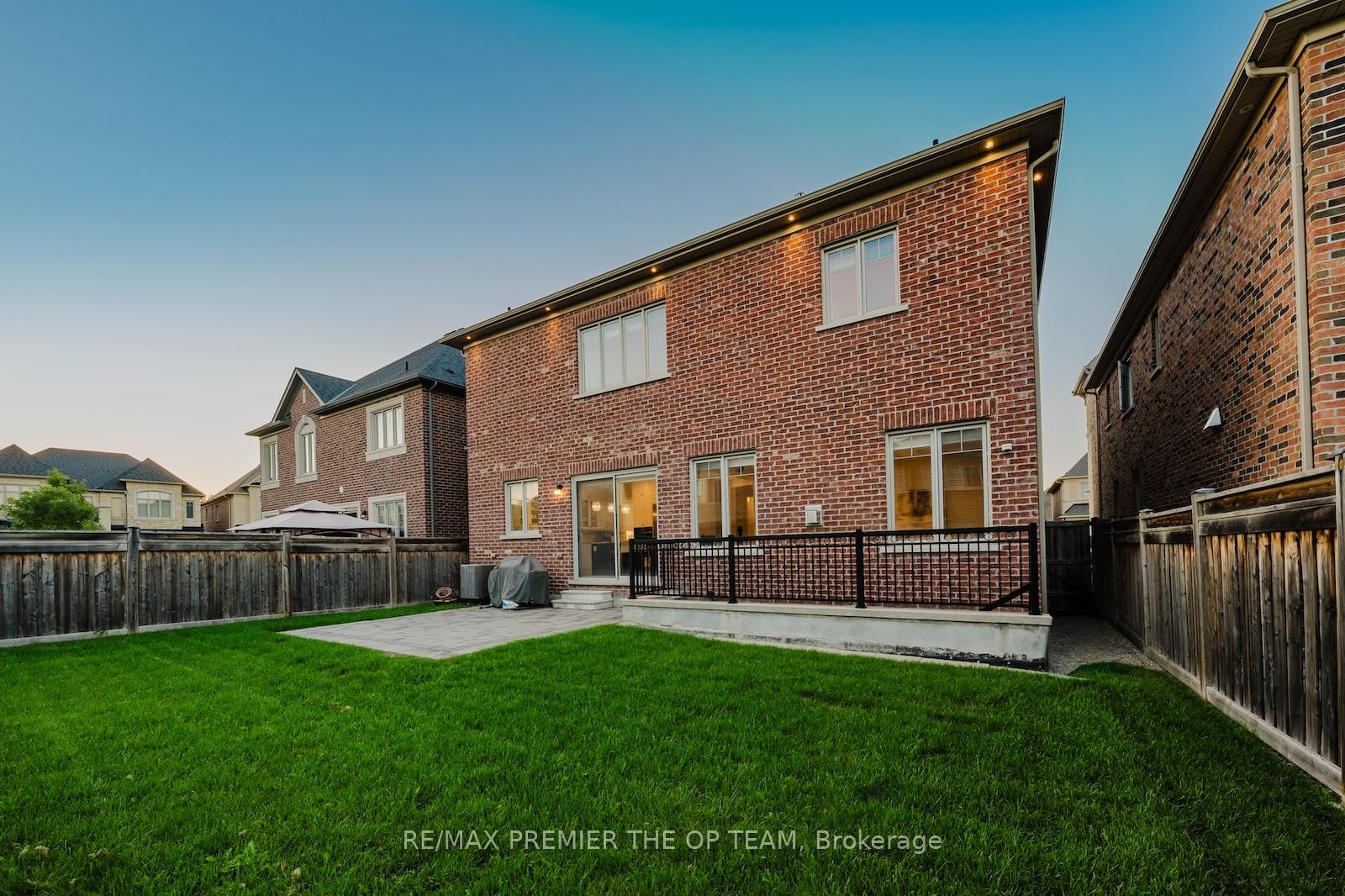 Photo 44 of 70 Torgan Trail, Vaughan, Kleinburg — HOMEH