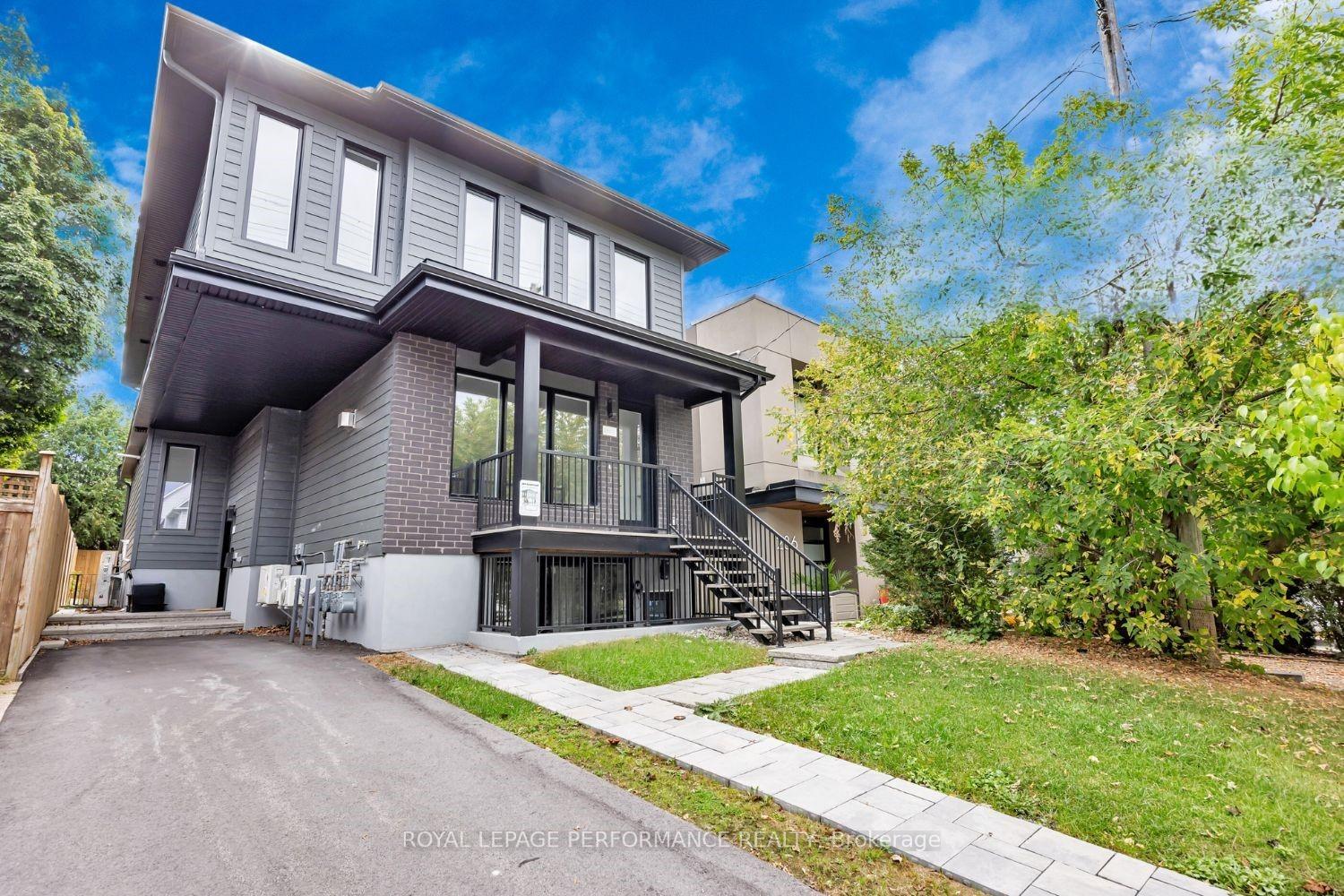 Front of 284 Dovercourt Avenue