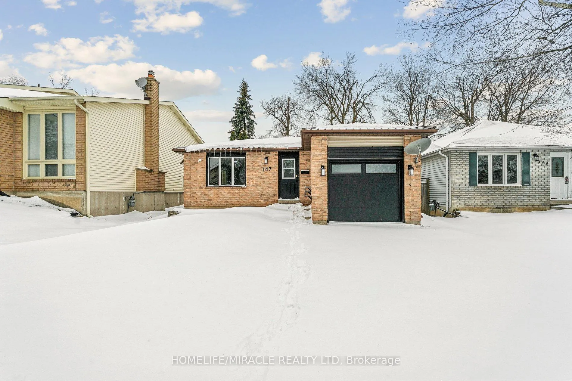 Photo 1 of 147 Hickling Trail, Barrie, Grove East — HOMEH