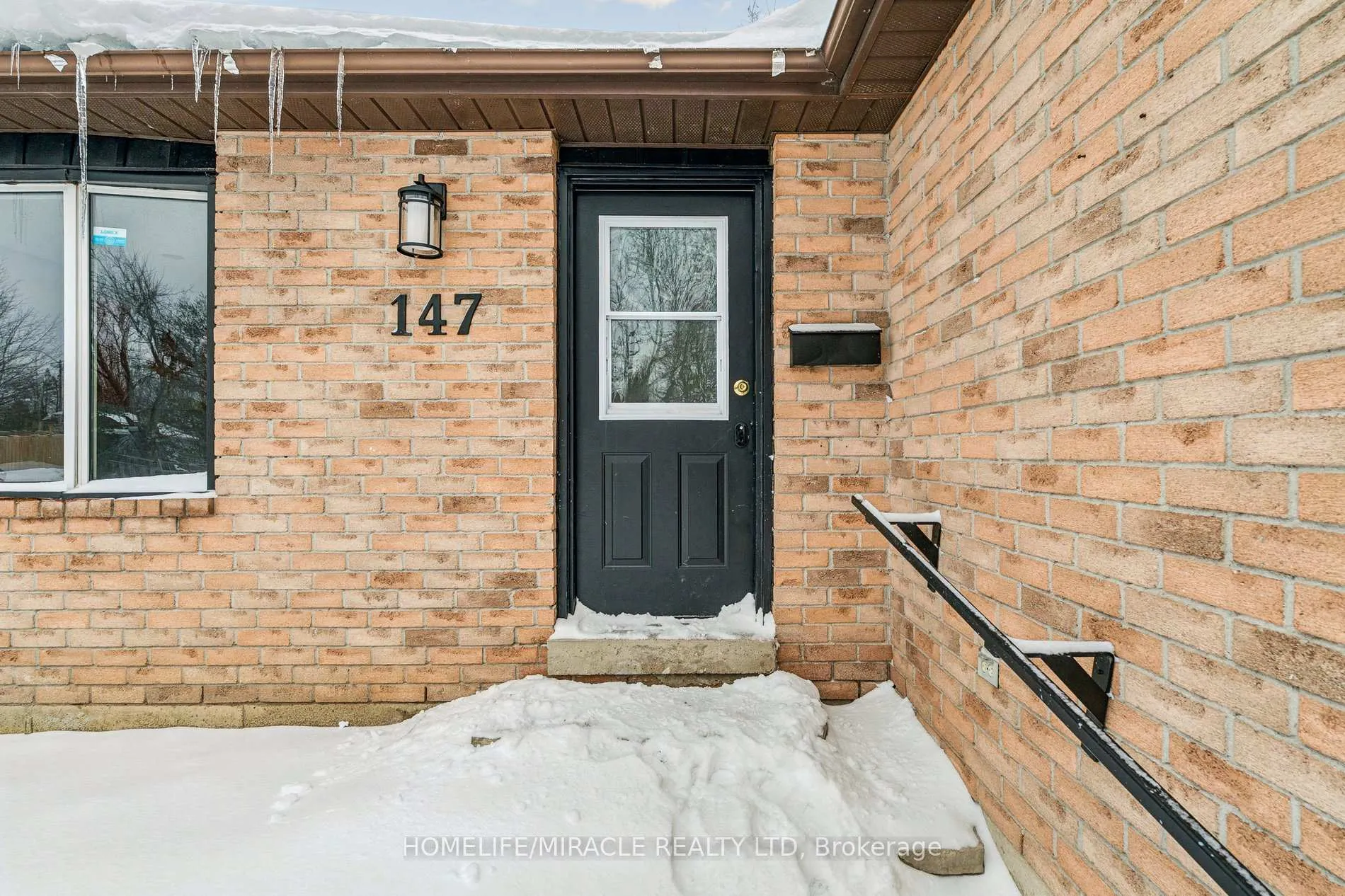 Photo 7 of 147 Hickling Trail, Barrie, Grove East — HOMEH