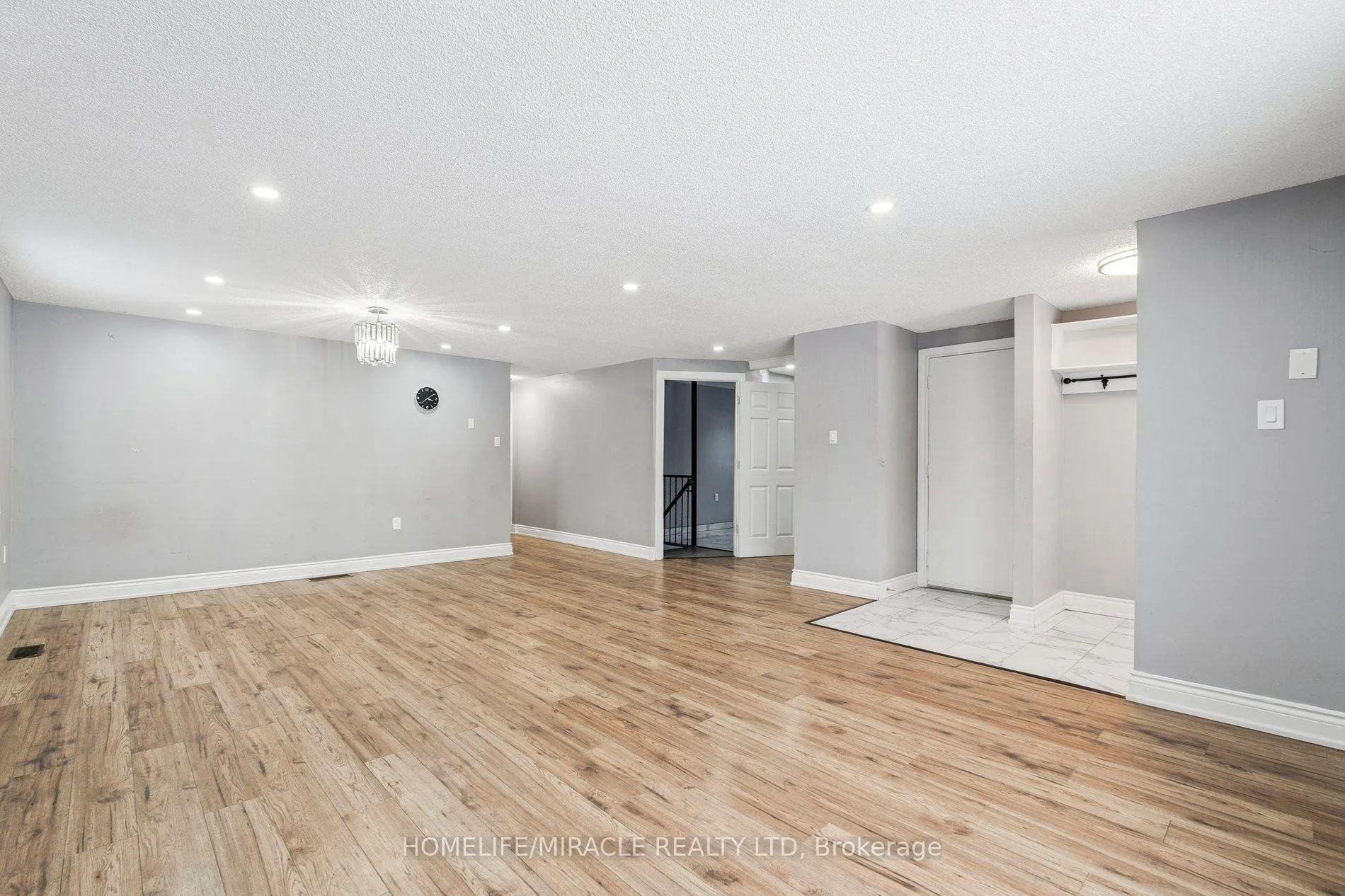 Photo 12 of 147 Hickling Trail, Barrie, Grove East — HOMEH