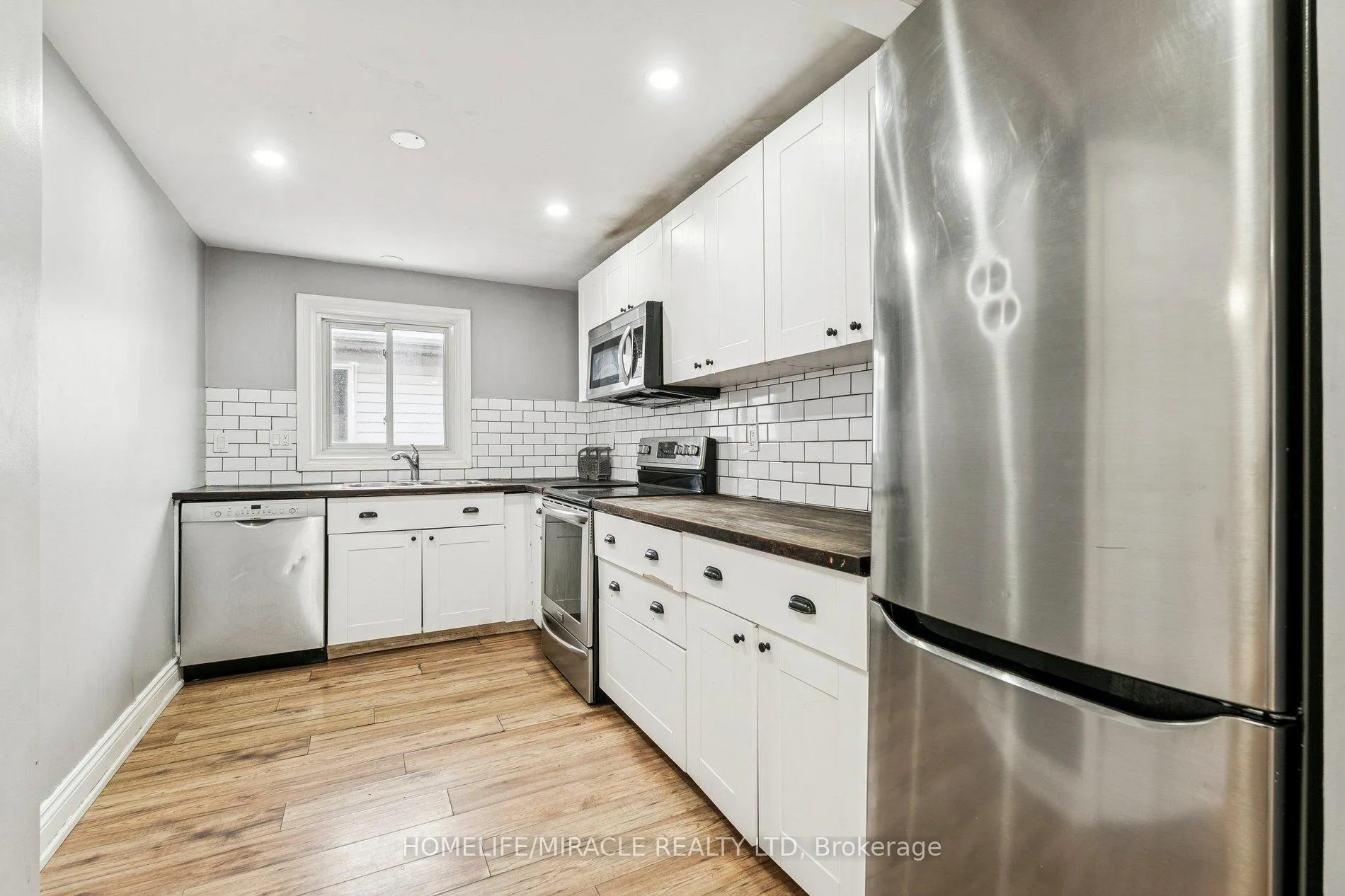 Photo 13 of 147 Hickling Trail, Barrie, Grove East — HOMEH