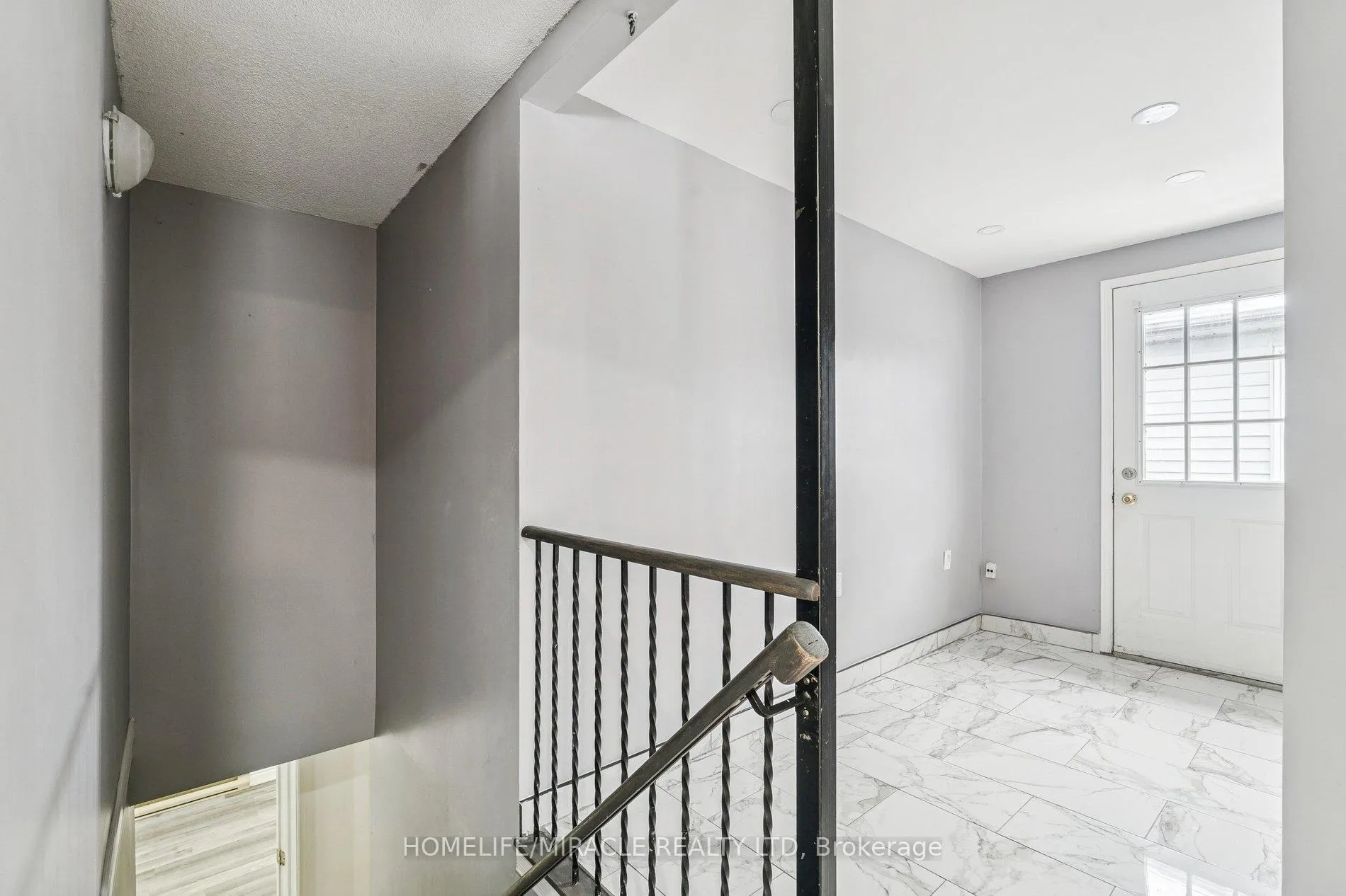 Photo 17 of 147 Hickling Trail, Barrie, Grove East — HOMEH
