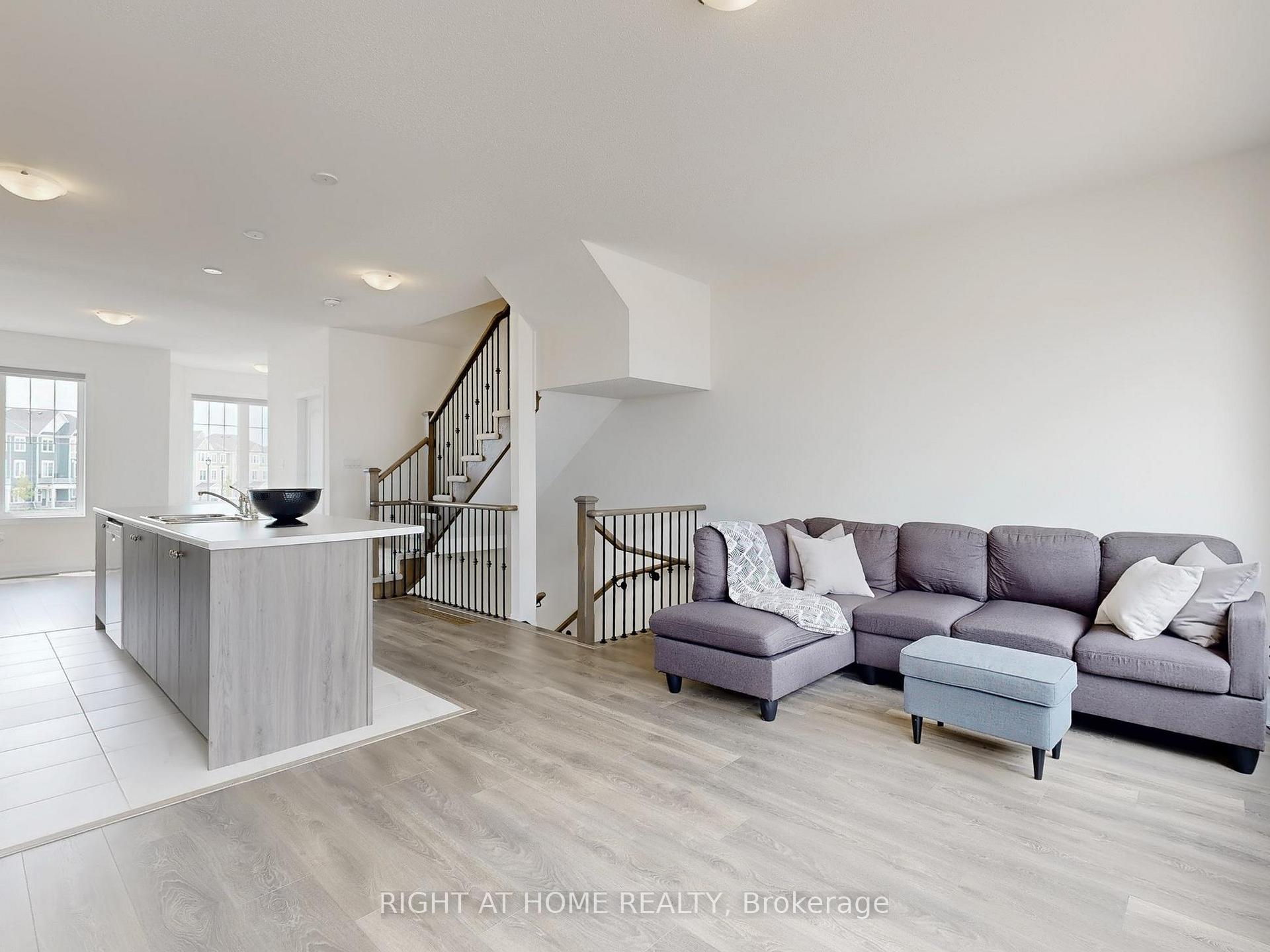 Photo 14 of 3 Sama Way, Wasaga Beach — HOMEH