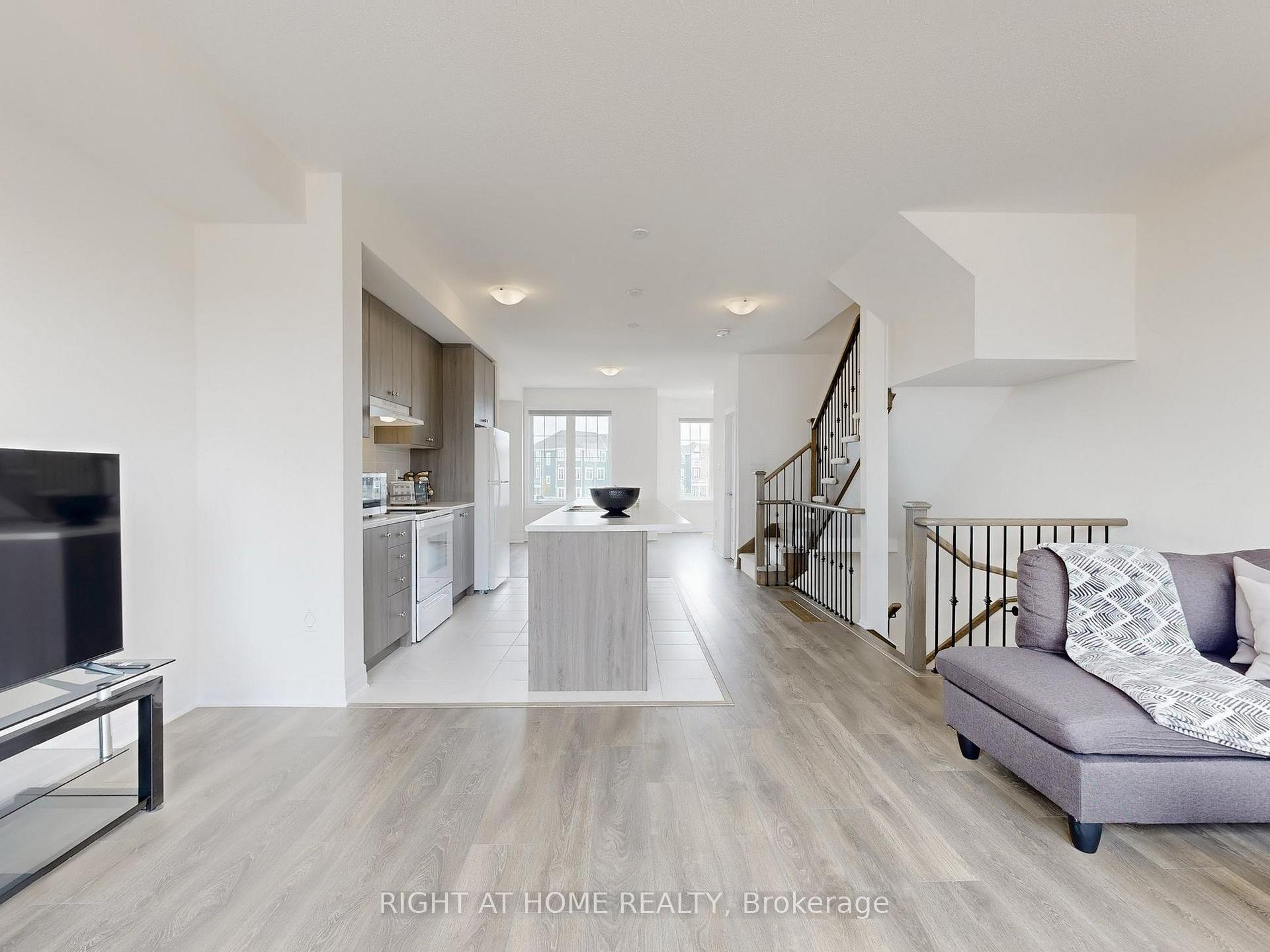 Photo 15 of 3 Sama Way, Wasaga Beach — HOMEH
