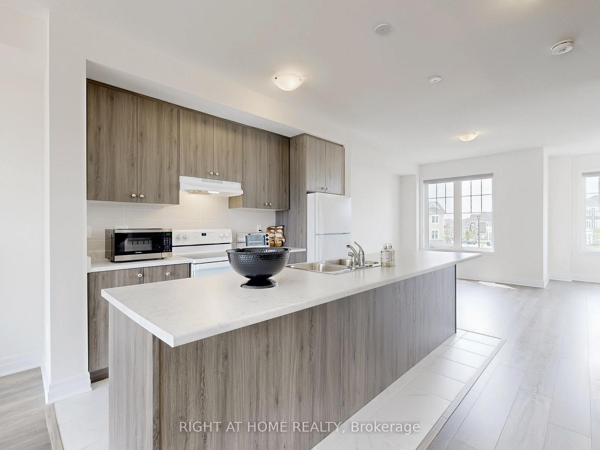 Photo 22 of 3 Sama Way, Wasaga Beach — HOMEH