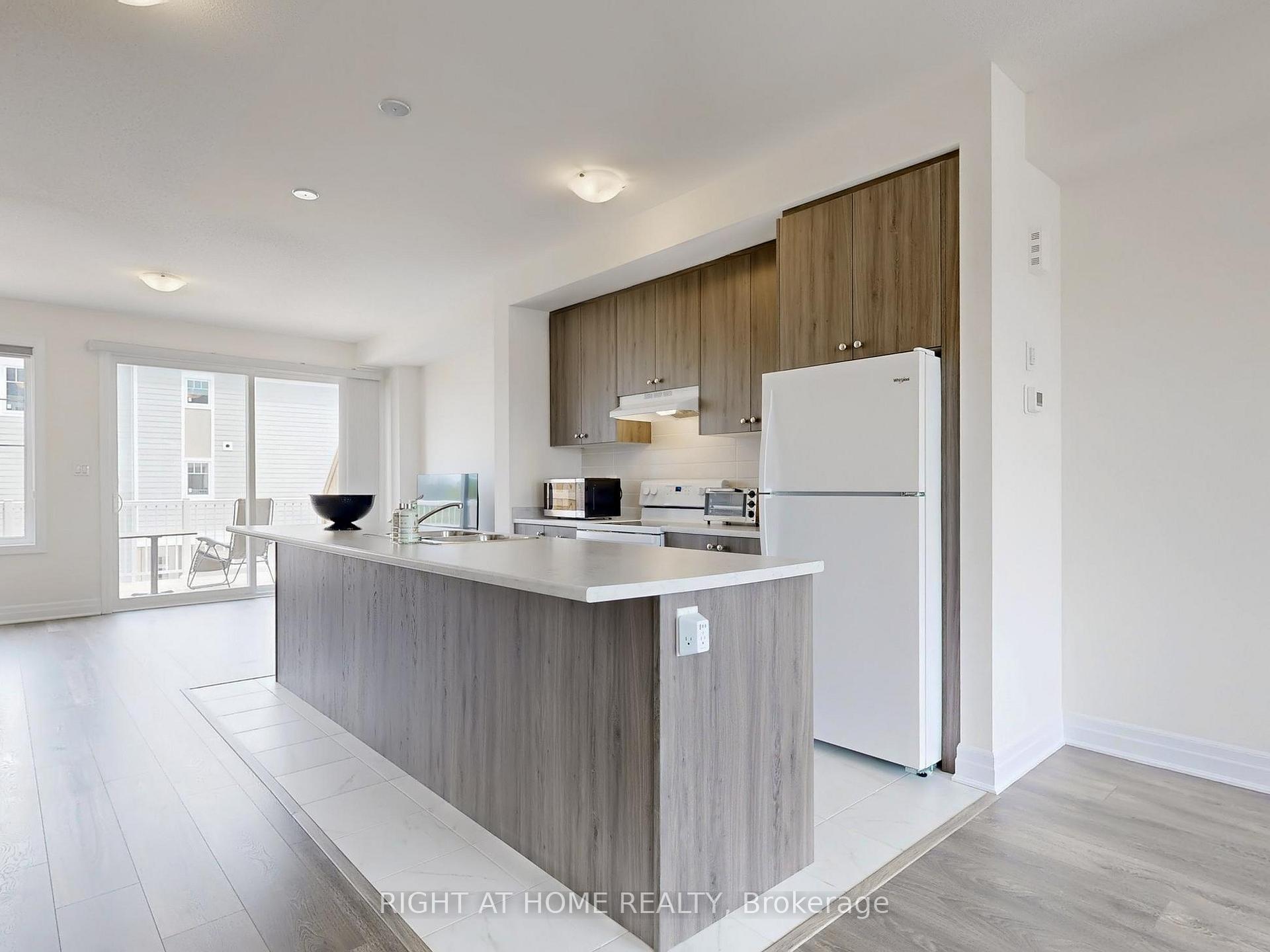 Photo 23 of 3 Sama Way, Wasaga Beach — HOMEH