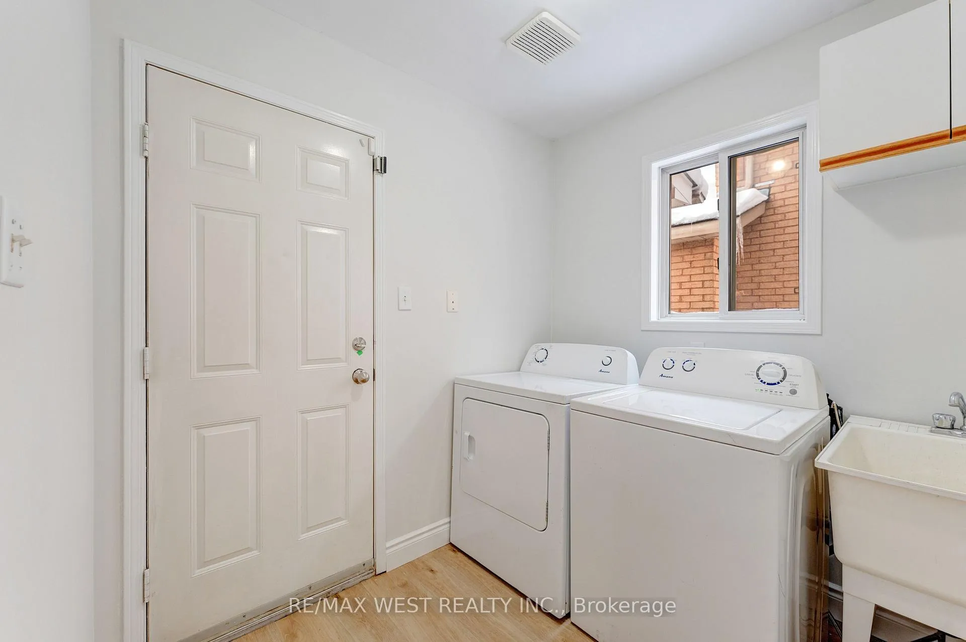 Photo 17 of 20 Felt Crescent, Barrie, Bayshore — HOMEH