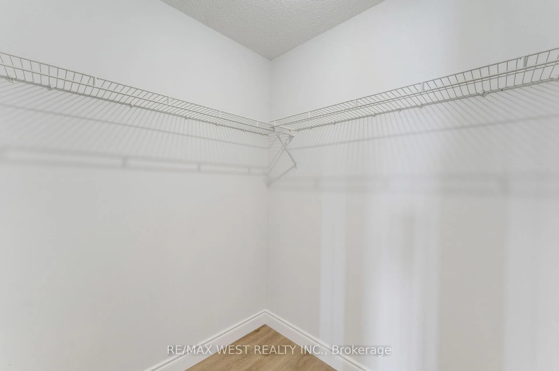 Photo 24 of 20 Felt Crescent, Barrie, Bayshore — HOMEH