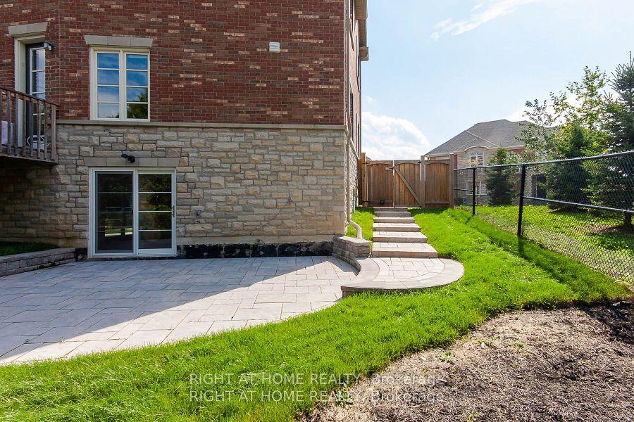 Photo 2 of Unit Lower Level, 36 Big Rock Drive, Vaughan, Patterson — HOMEH