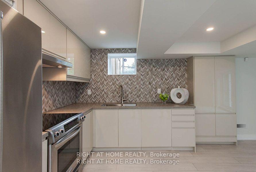 Photo 10 of Unit Lower Level, 36 Big Rock Drive, Vaughan, Patterson — HOMEH
