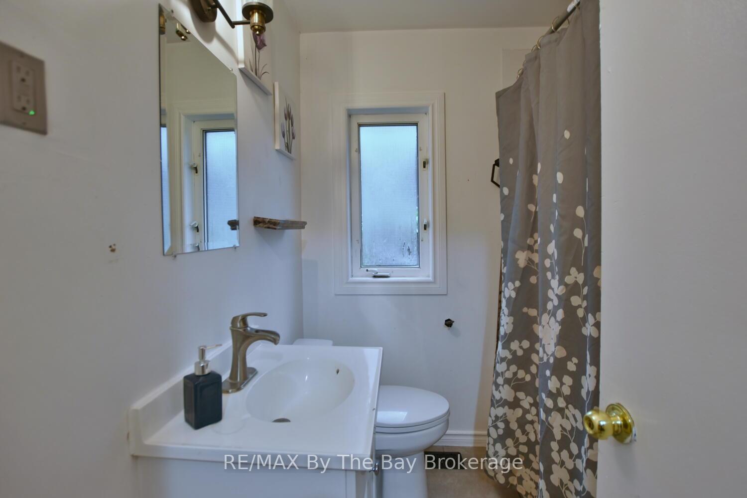 Photo 16 of 678 River Road W, Wasaga Beach — HOMEH