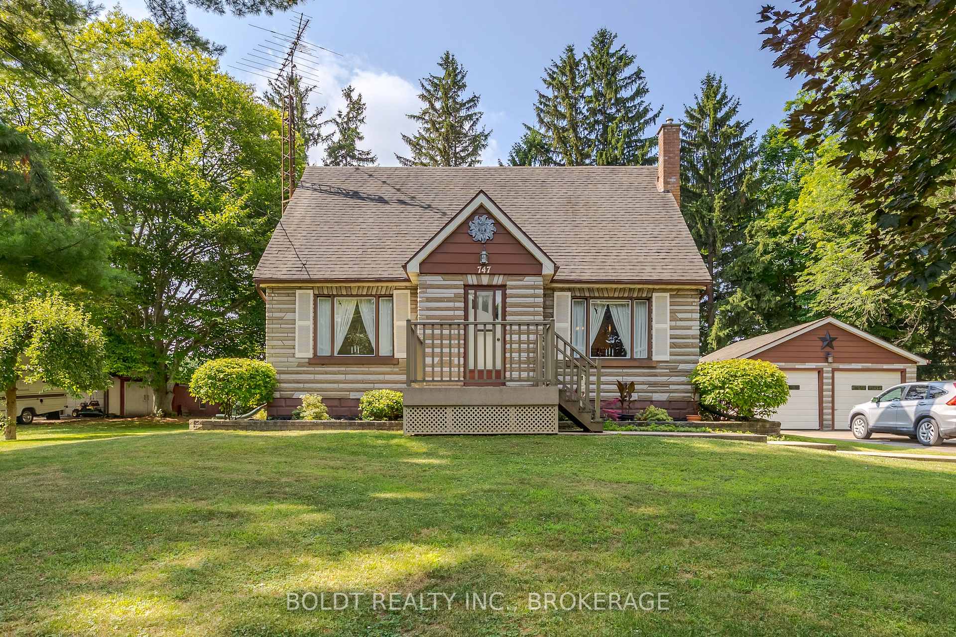 Photo 1 of 747 Ridge Road, Welland, Cooks Mills — HOMEH