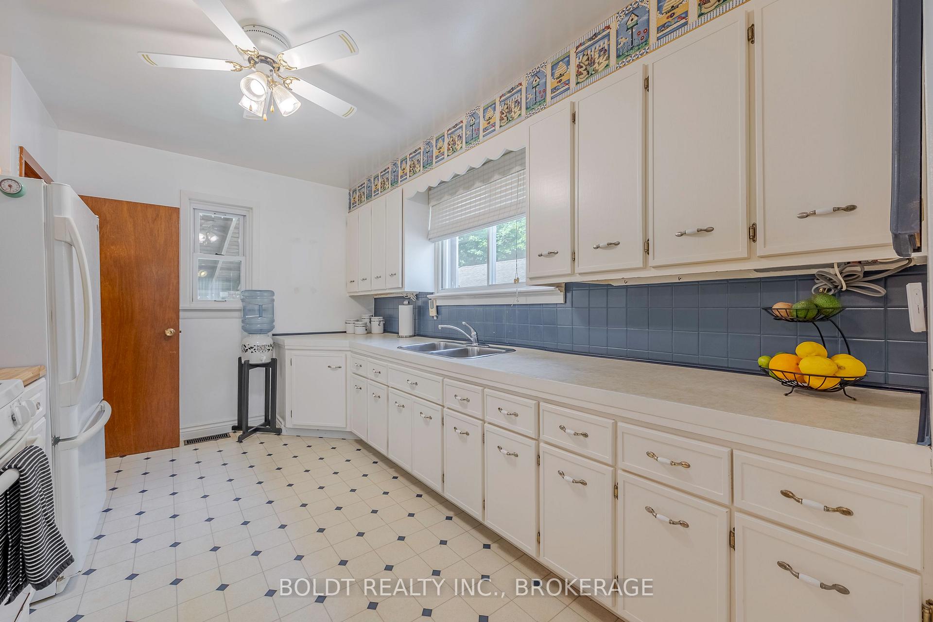 Photo 8 of 747 Ridge Road, Welland, Cooks Mills — HOMEH