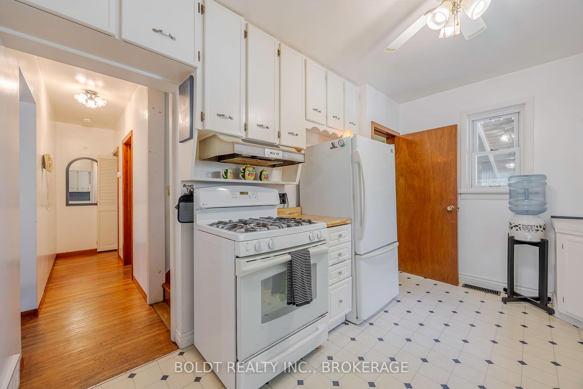 Photo 9 of 747 Ridge Road, Welland, Cooks Mills — HOMEH