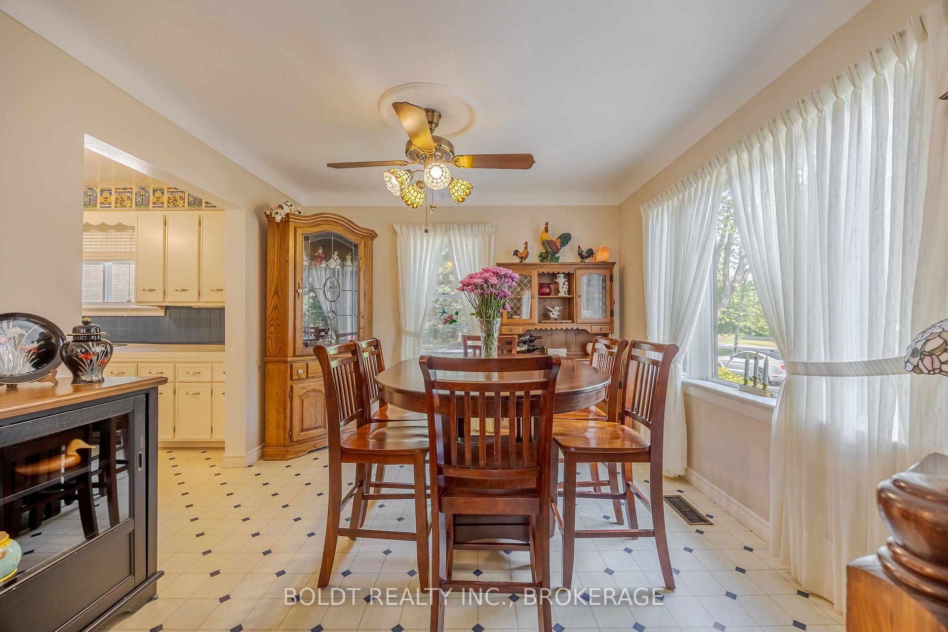 Photo 11 of 747 Ridge Road, Welland, Cooks Mills — HOMEH